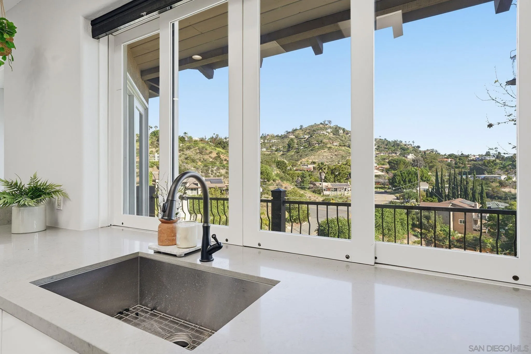 https://cdn.realtyfeed.com/cdn/127/260003042/96b0185cf0e7cf881661a16a8f3ae1b9.webp
