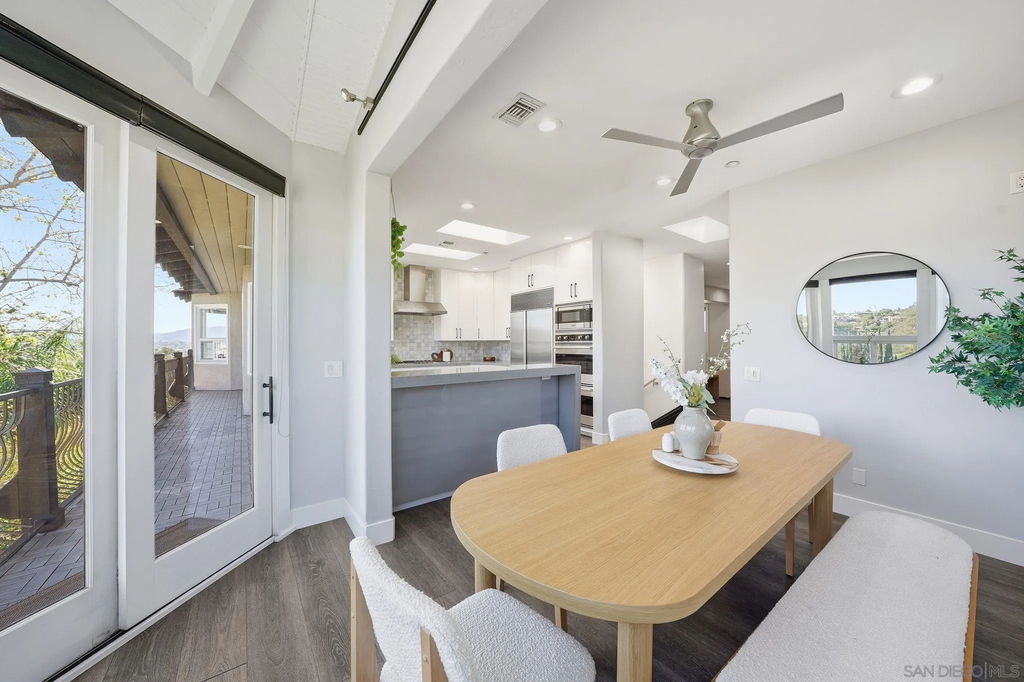 https://cdn.realtyfeed.com/cdn/127/260003042/b1f9c99385339652324496c7c60a4103.webp