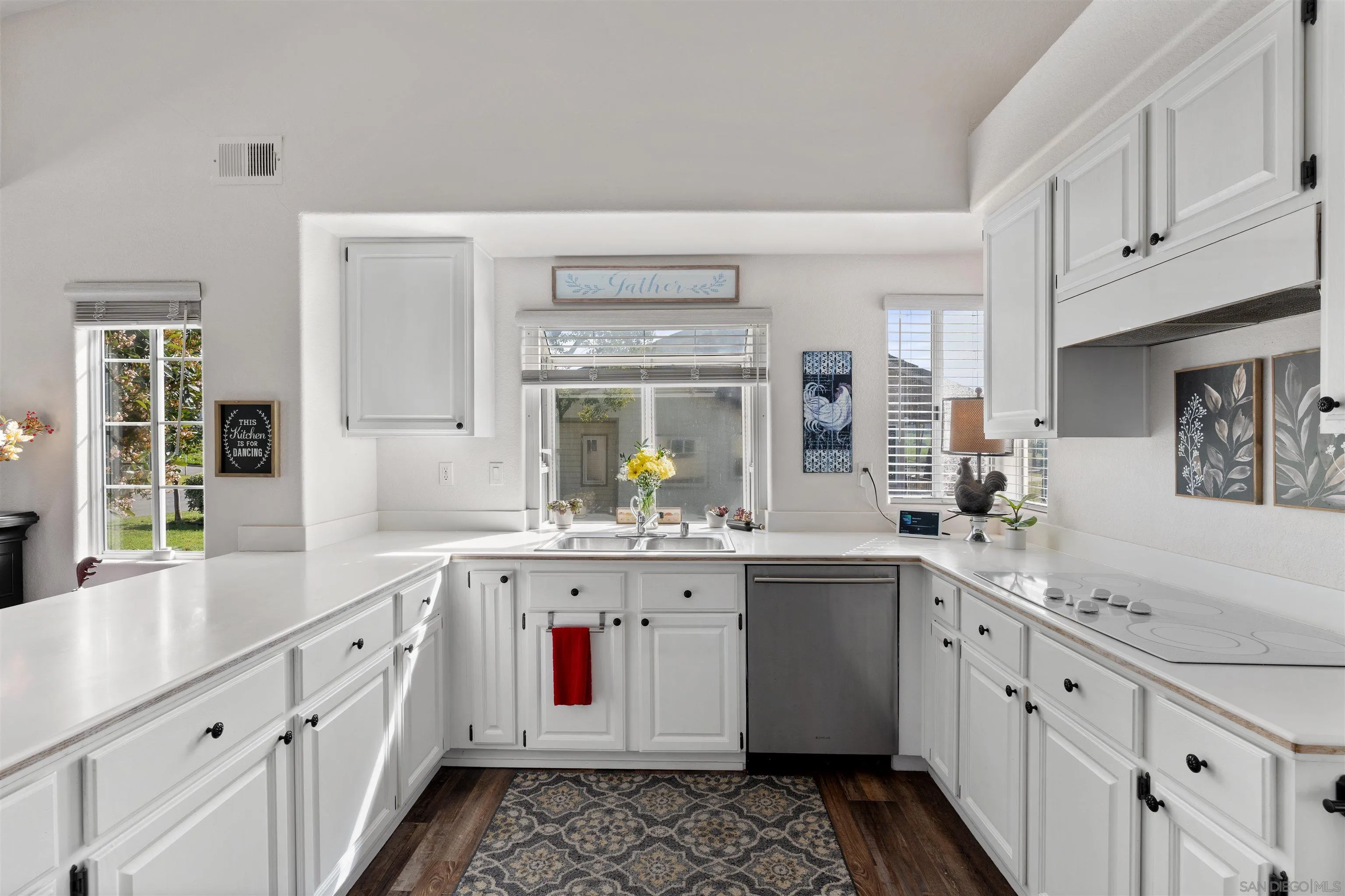 https://cdn.realtyfeed.com/cdn/127/260003044/246b90c3dcfb322edf3e5e7008254772.webp