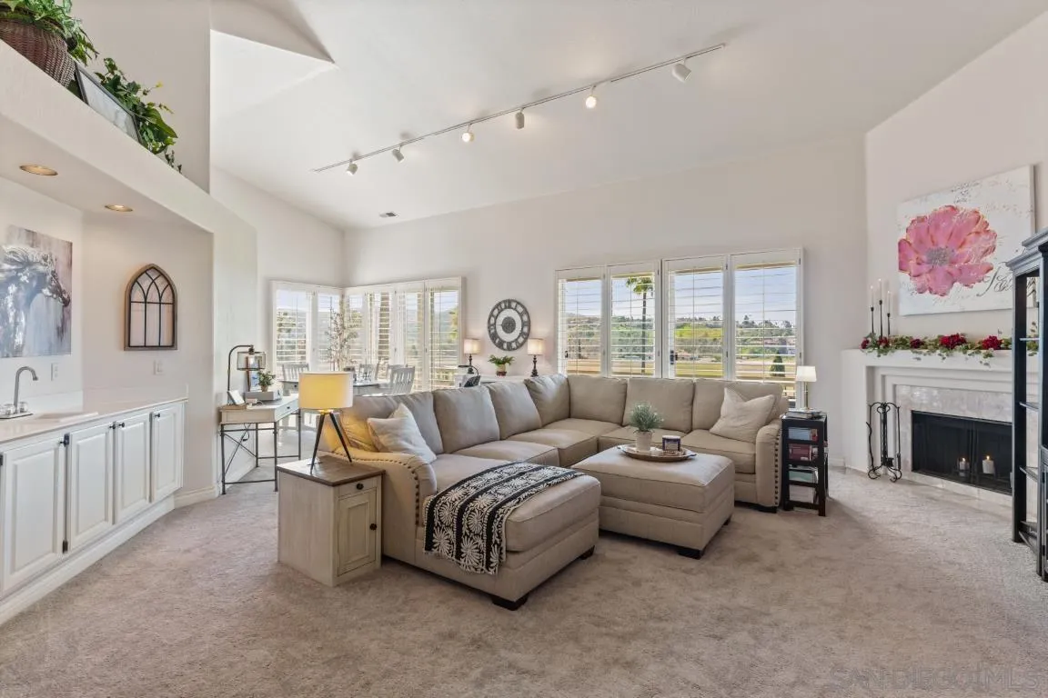 https://cdn.realtyfeed.com/cdn/127/260003044/fb7552ec0cce31e2687446676edb219d.webp