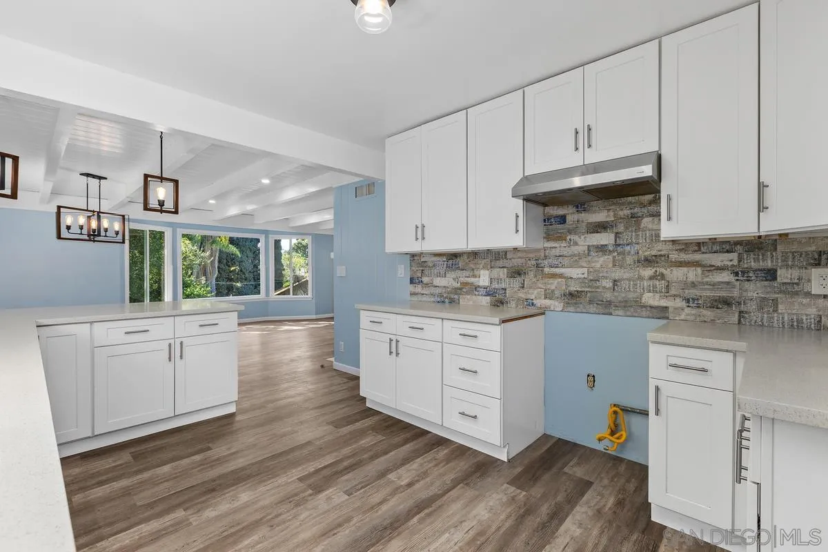 https://cdn.realtyfeed.com/cdn/127/260003058/0e9b98b419325e475f4fab05c3e02ac8.webp