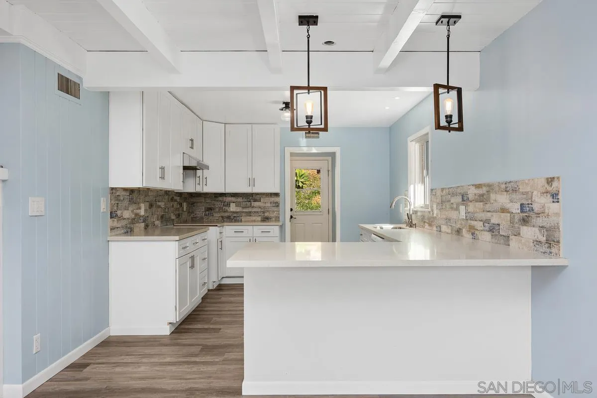 https://cdn.realtyfeed.com/cdn/127/260003058/5ebbe523d9566f810c0cde576d021df9.webp