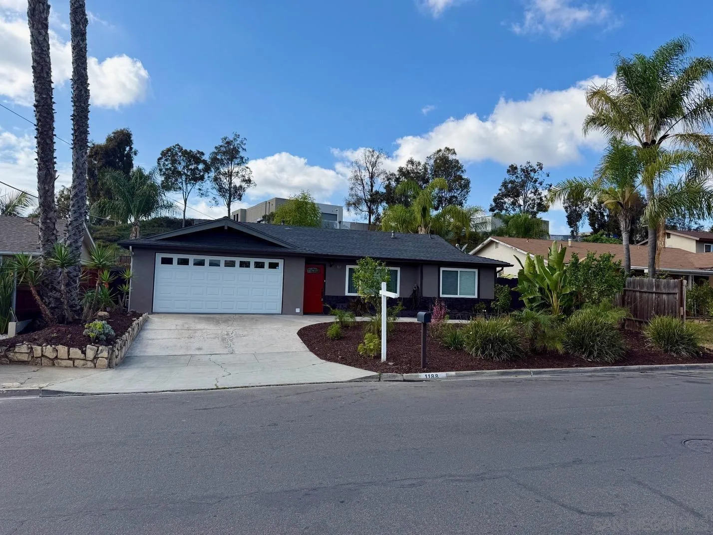 https://cdn.realtyfeed.com/cdn/127/260003059/cbc174f0e82fe9c10f82bf381b9e390a.webp