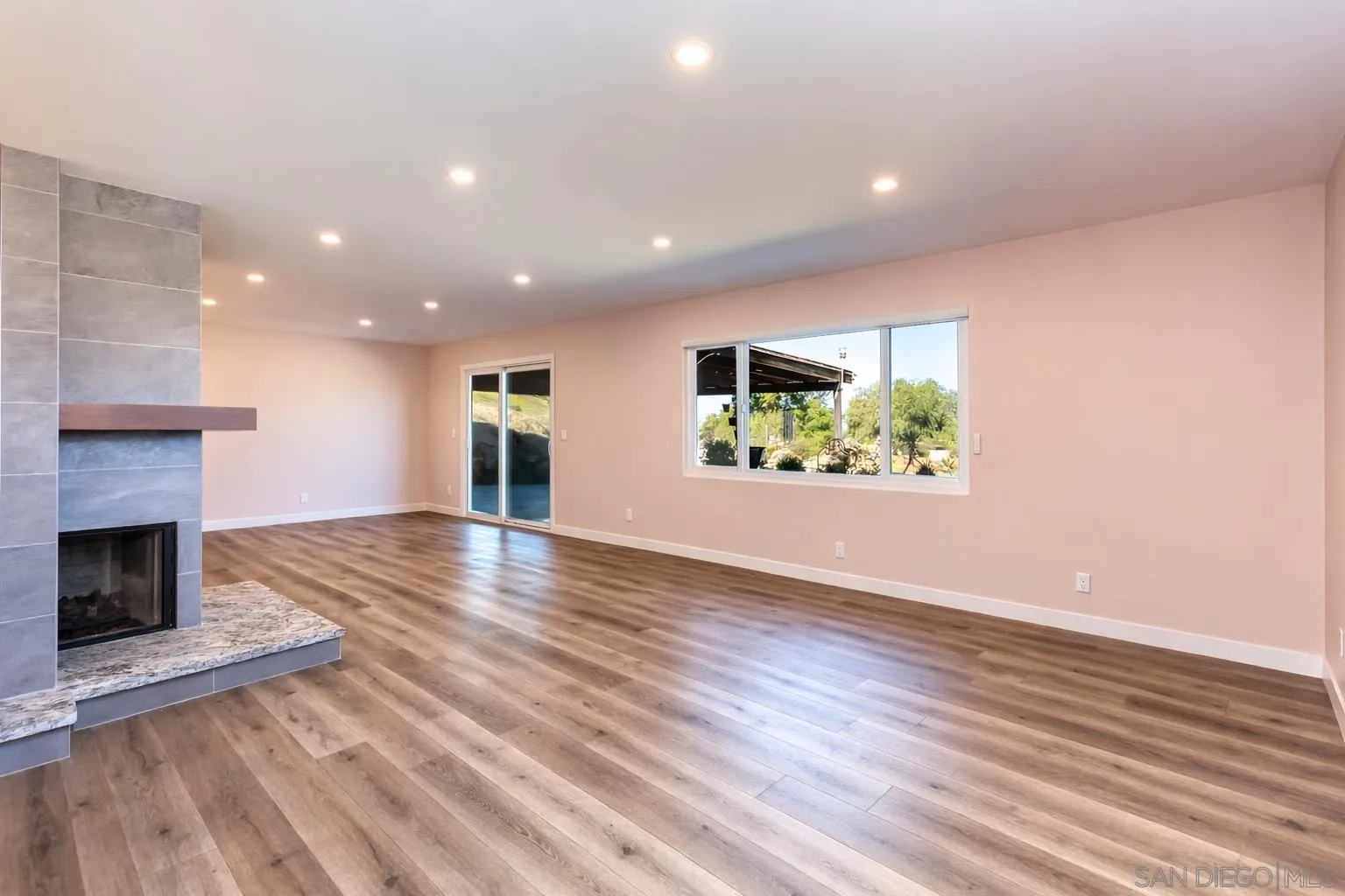 https://cdn.realtyfeed.com/cdn/127/260003067/5604618a7bd89bf9ebf8a0531c003f38.webp