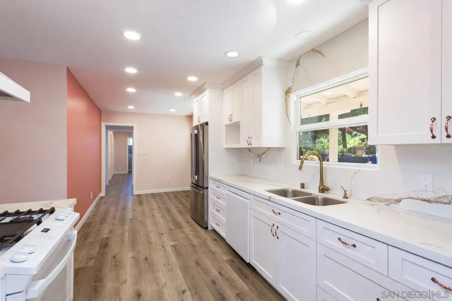 https://cdn.realtyfeed.com/cdn/127/260003067/59debde37fee725c2e35014e394da744.webp