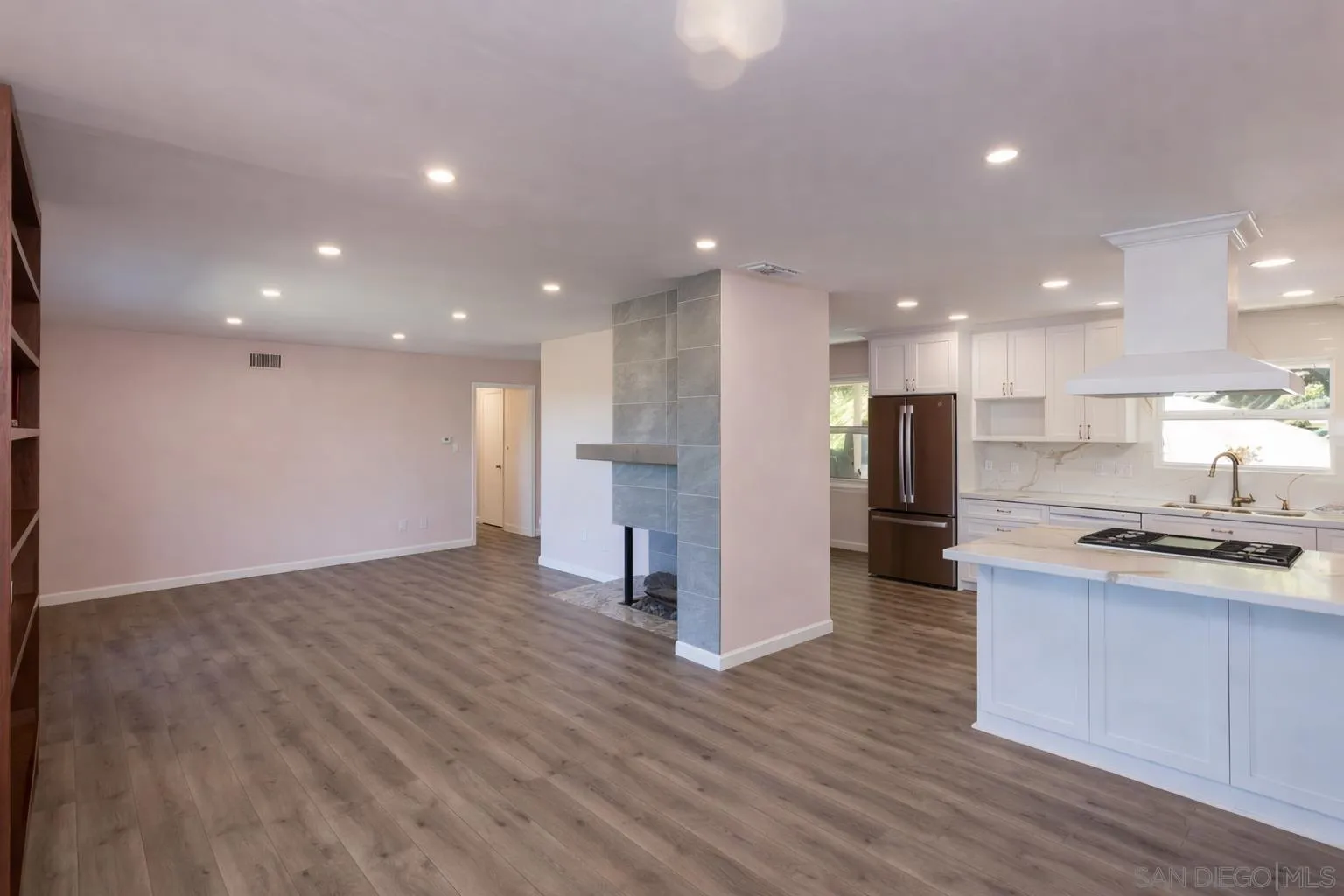 https://cdn.realtyfeed.com/cdn/127/260003067/e3dcf3b799563be5445e6fc0b1bde964.webp