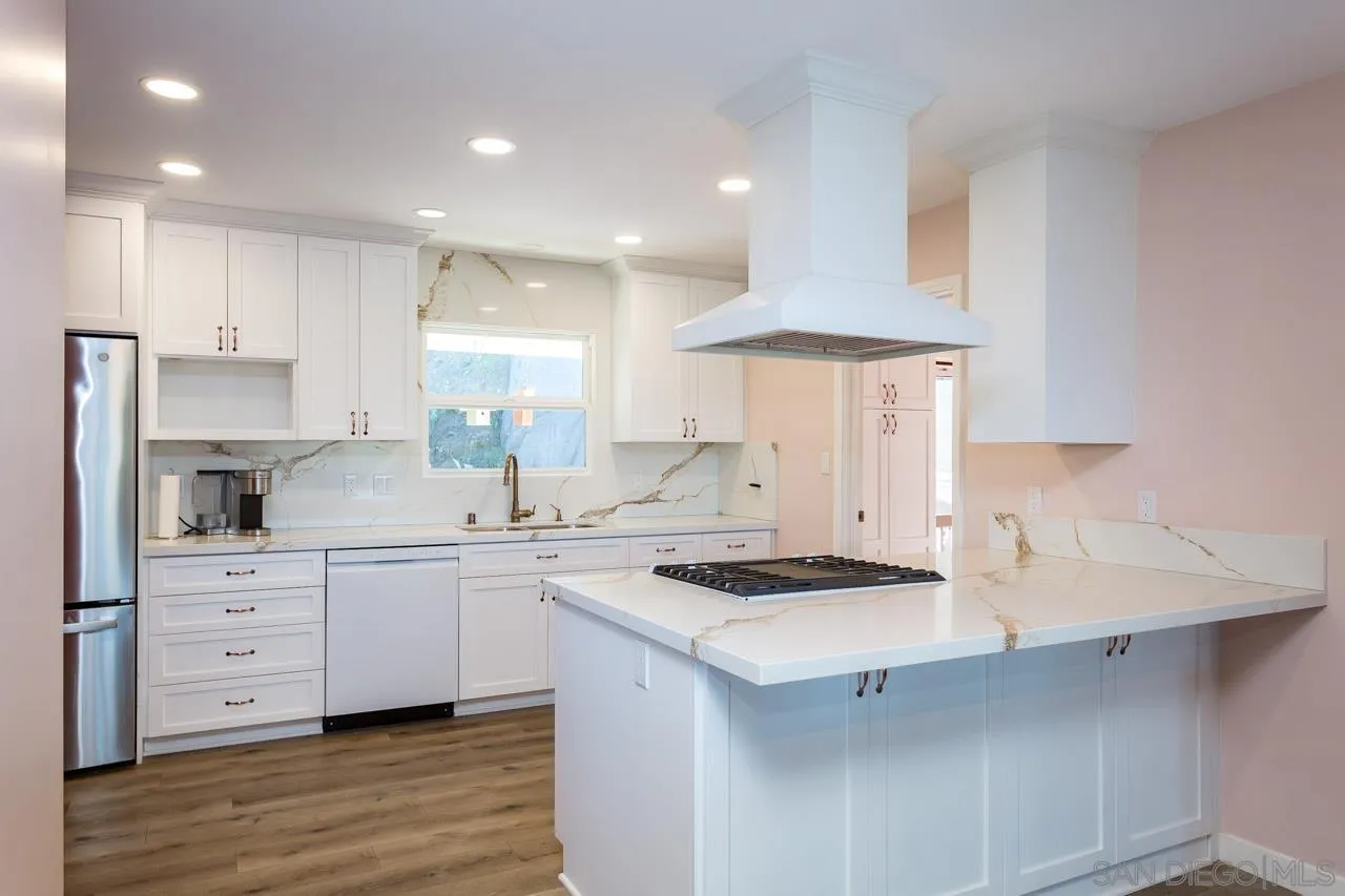 https://cdn.realtyfeed.com/cdn/127/260003067/f822216893a141d24aea15597cae0644.webp