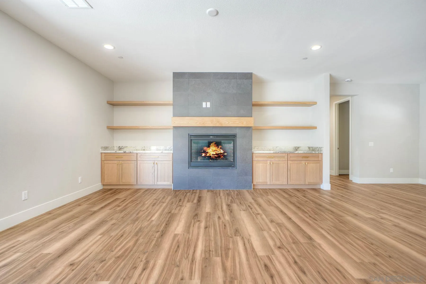 https://cdn.realtyfeed.com/cdn/127/260003072/4971f793ceba4301e707b0b7b1d83435.webp