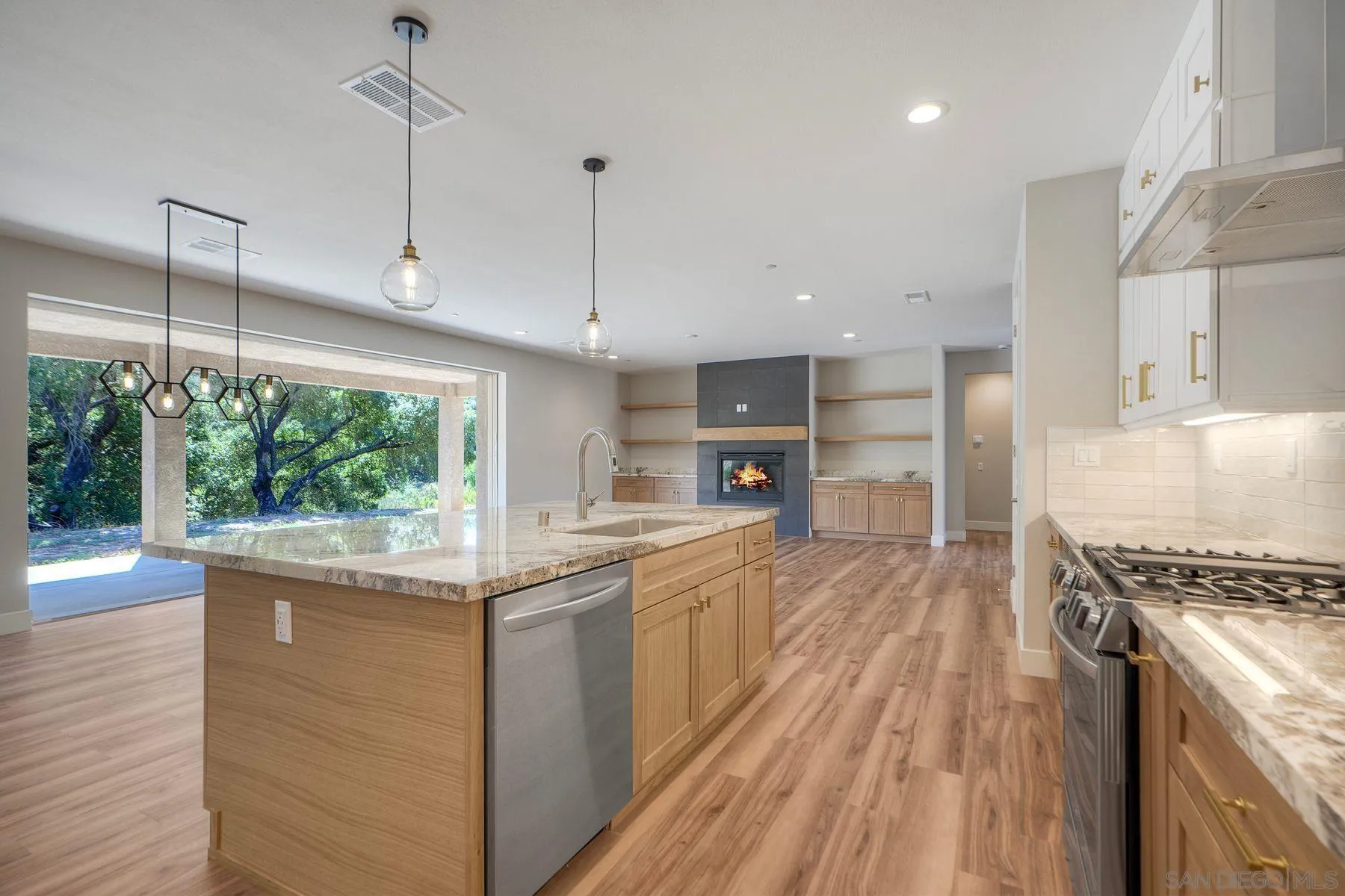 https://cdn.realtyfeed.com/cdn/127/260003072/9a069e0f6d8313be4c0ddad5ed3709da.webp