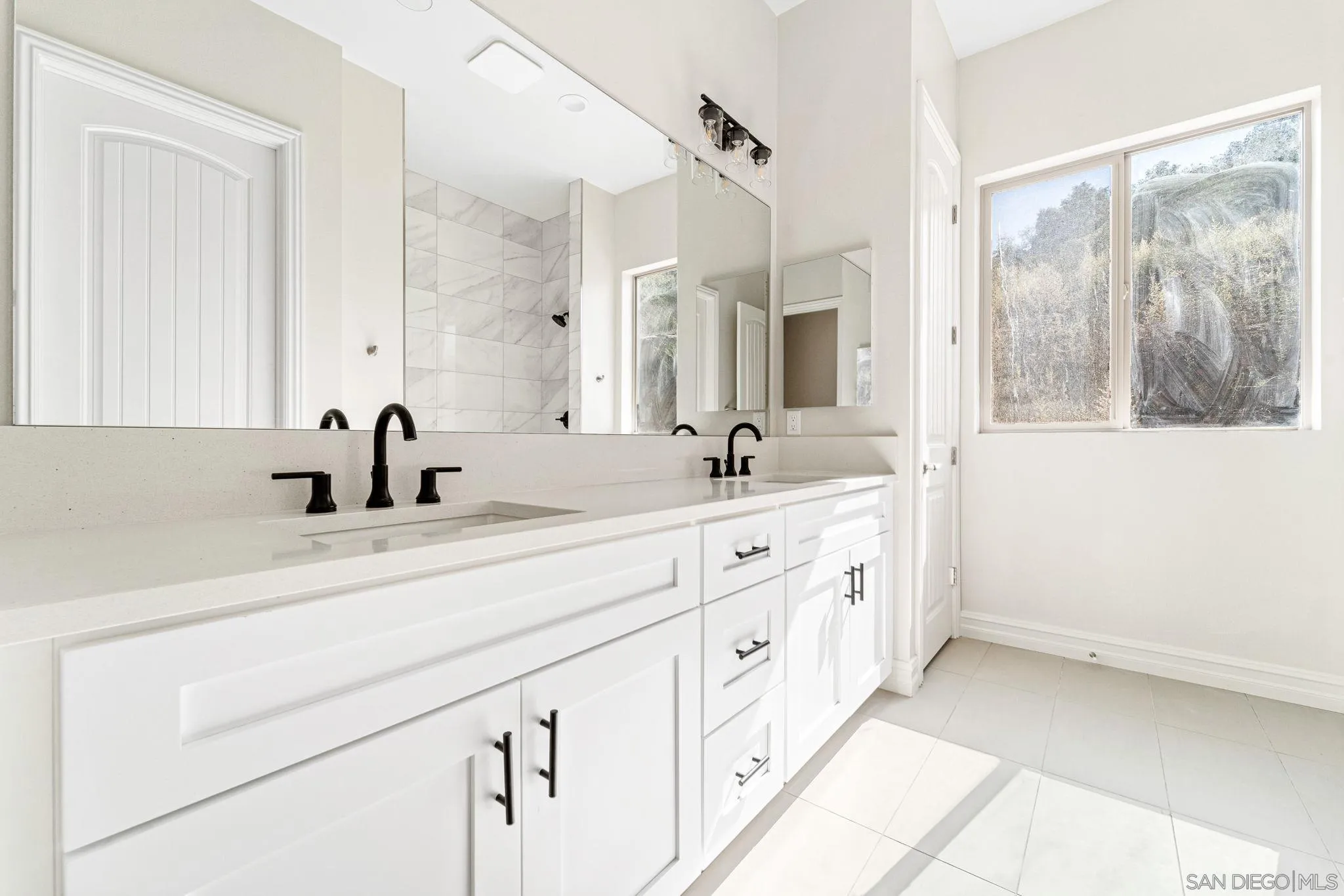 https://cdn.realtyfeed.com/cdn/127/260003073/5f95f87422b993b1fb0ff5c6359d94a5.webp