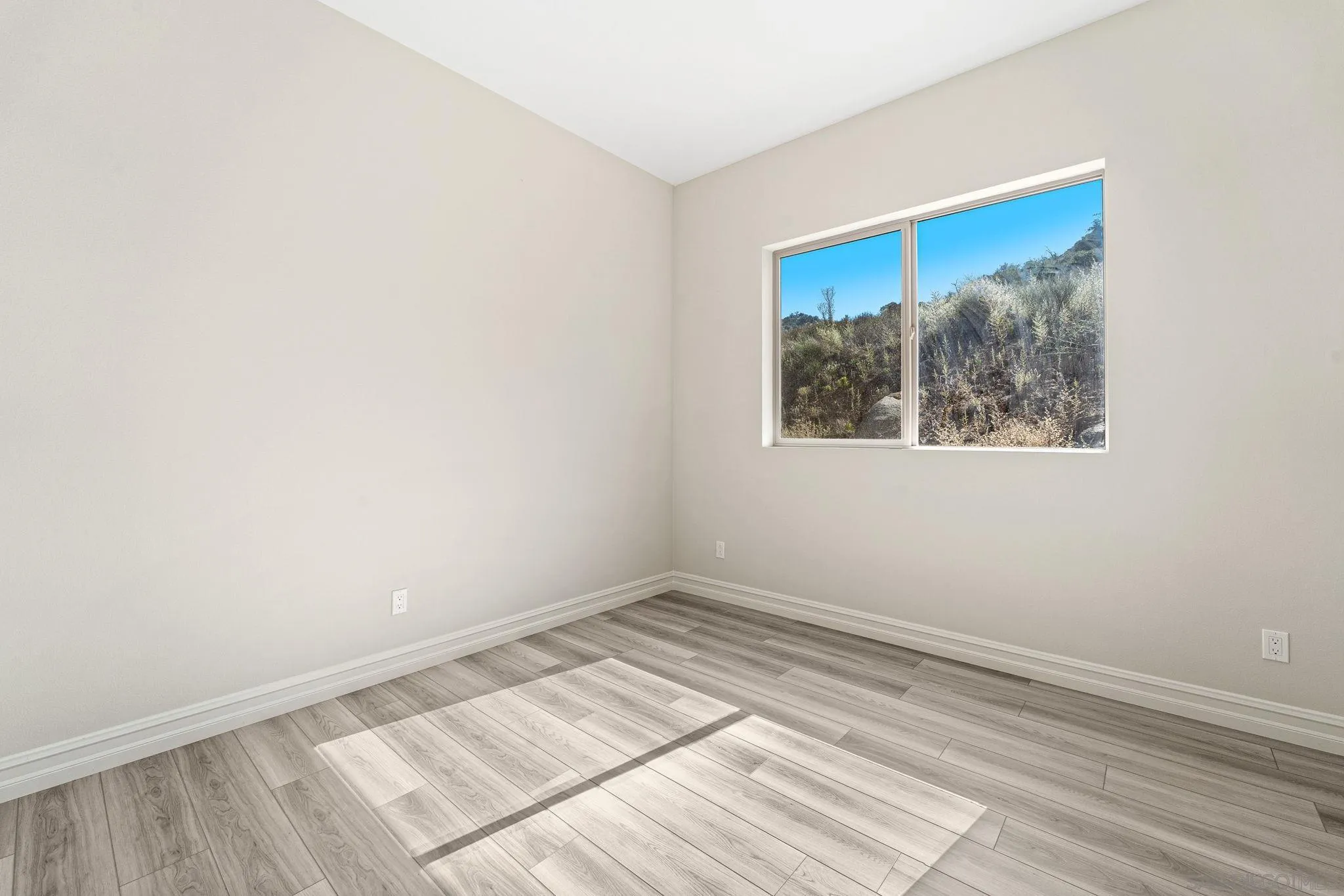 https://cdn.realtyfeed.com/cdn/127/260003073/ca924e26cb169506be14b1c36068a56b.webp