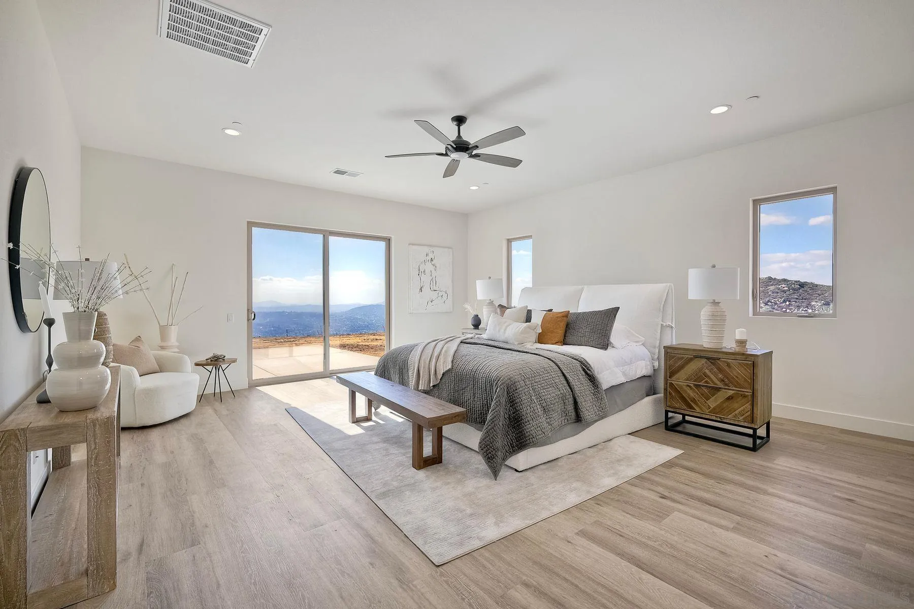 https://cdn.realtyfeed.com/cdn/127/260003074/001c184cd510b50c07b53be1c5e3fb19.webp