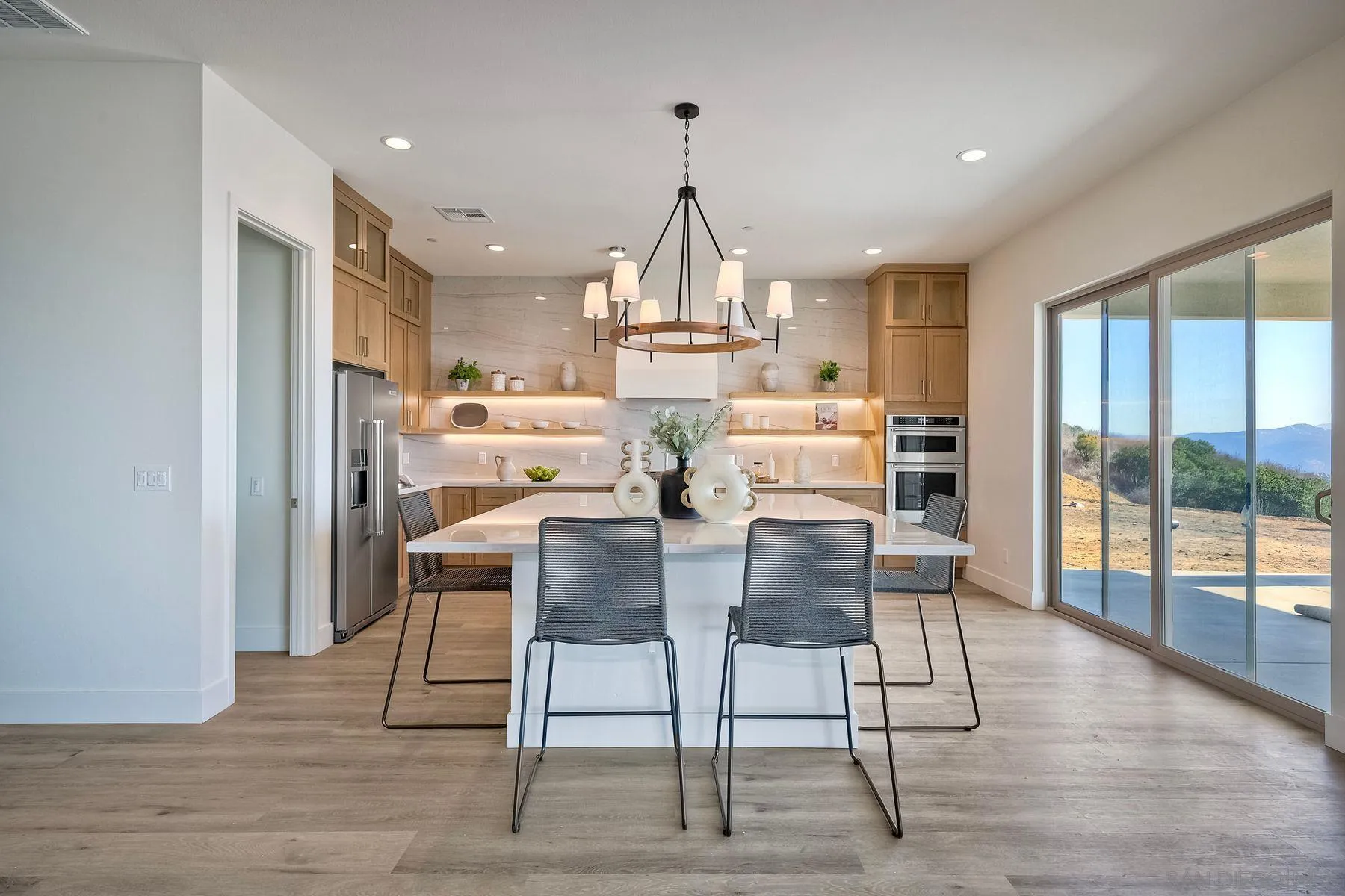 https://cdn.realtyfeed.com/cdn/127/260003074/05e61f422db9243883f8523f7b518135.webp