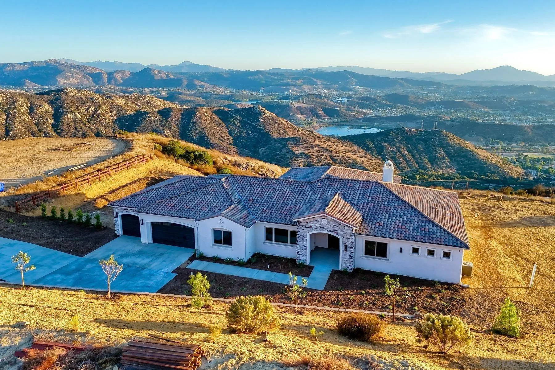 https://cdn.realtyfeed.com/cdn/127/260003074/23bedda12a0f79f7b687088921201109.webp