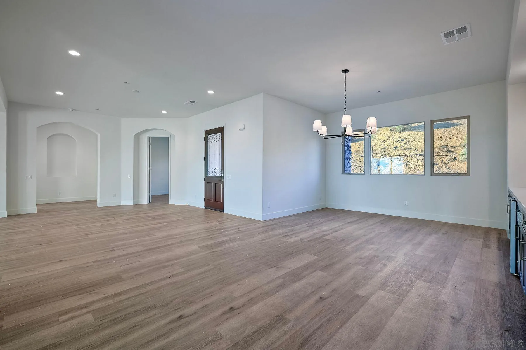 https://cdn.realtyfeed.com/cdn/127/260003074/552d3008033082fe9baec846dbd8f020.webp