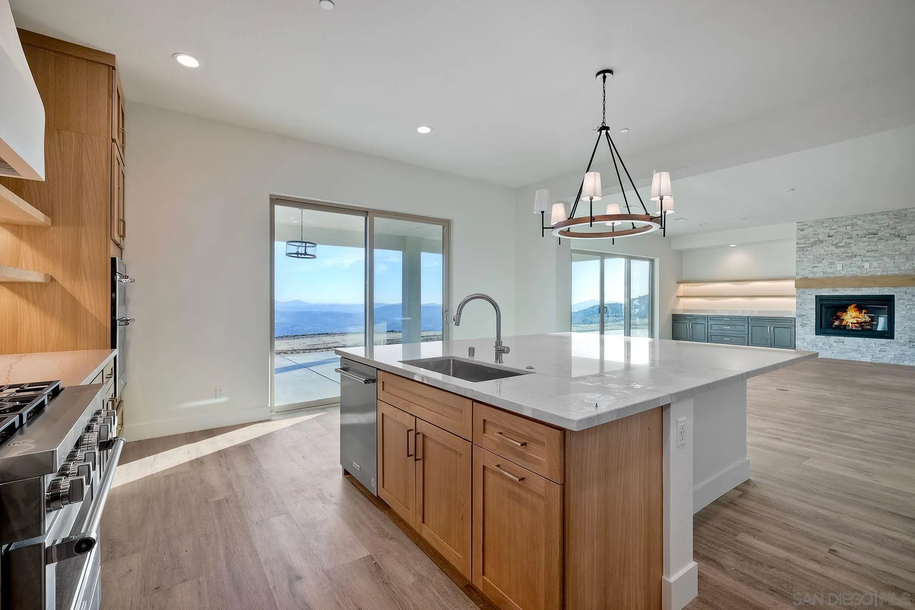 https://cdn.realtyfeed.com/cdn/127/260003074/6ed01c961d912926dd95036ec395690f.webp