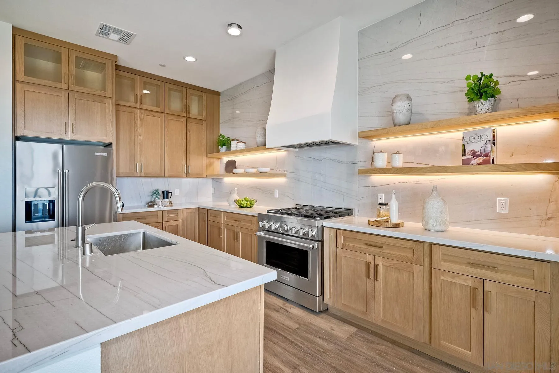 https://cdn.realtyfeed.com/cdn/127/260003074/ab2b3fab51792f5c3cae24255a0cee90.webp
