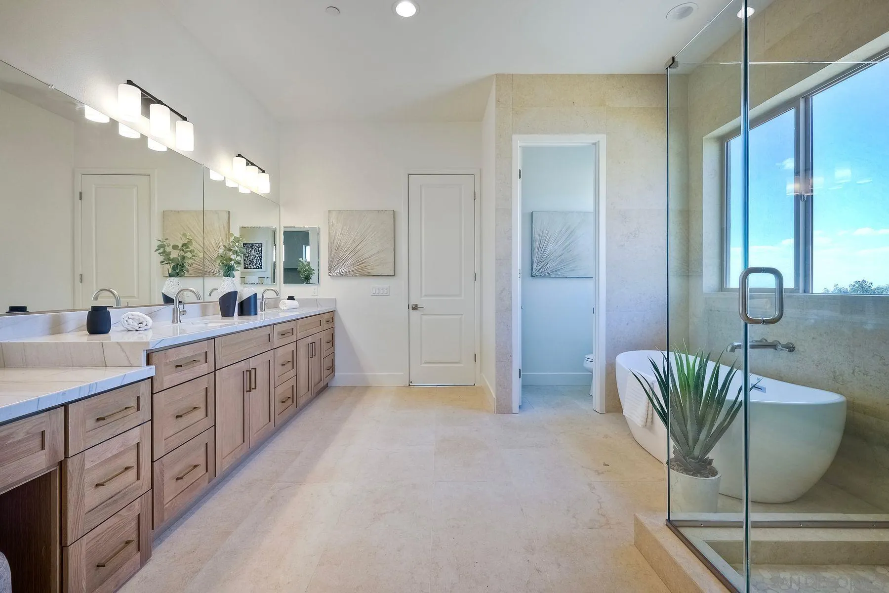https://cdn.realtyfeed.com/cdn/127/260003074/da75706a44b2917279239f176c1ffb62.webp