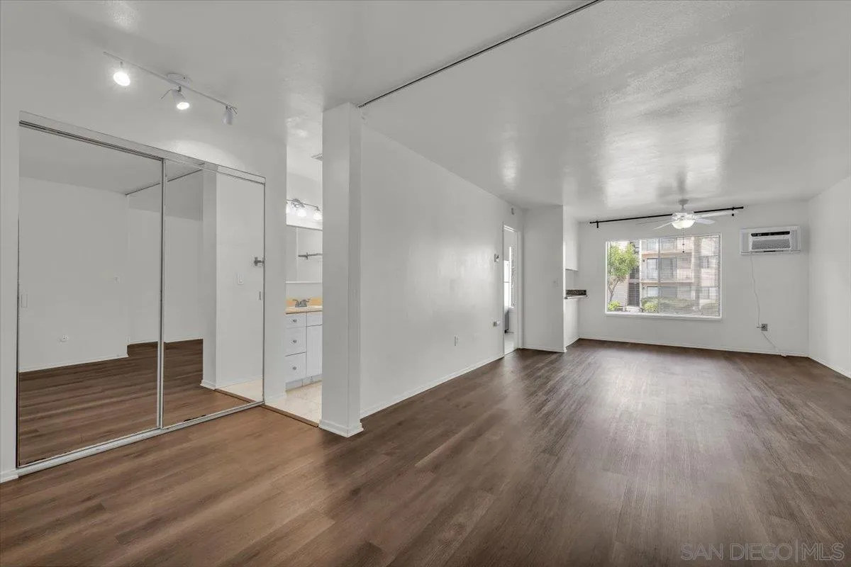 Photo #8: 260003076 Listing: Photo #8