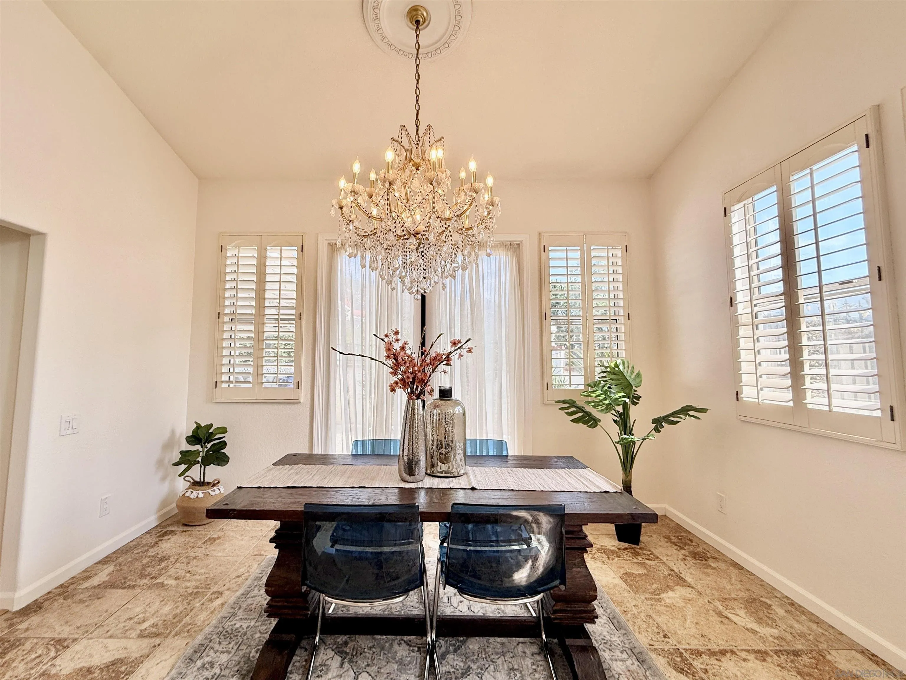 https://cdn.realtyfeed.com/cdn/127/260003078/1093f7b8f9b4decd0abde56ff80f33c1.webp