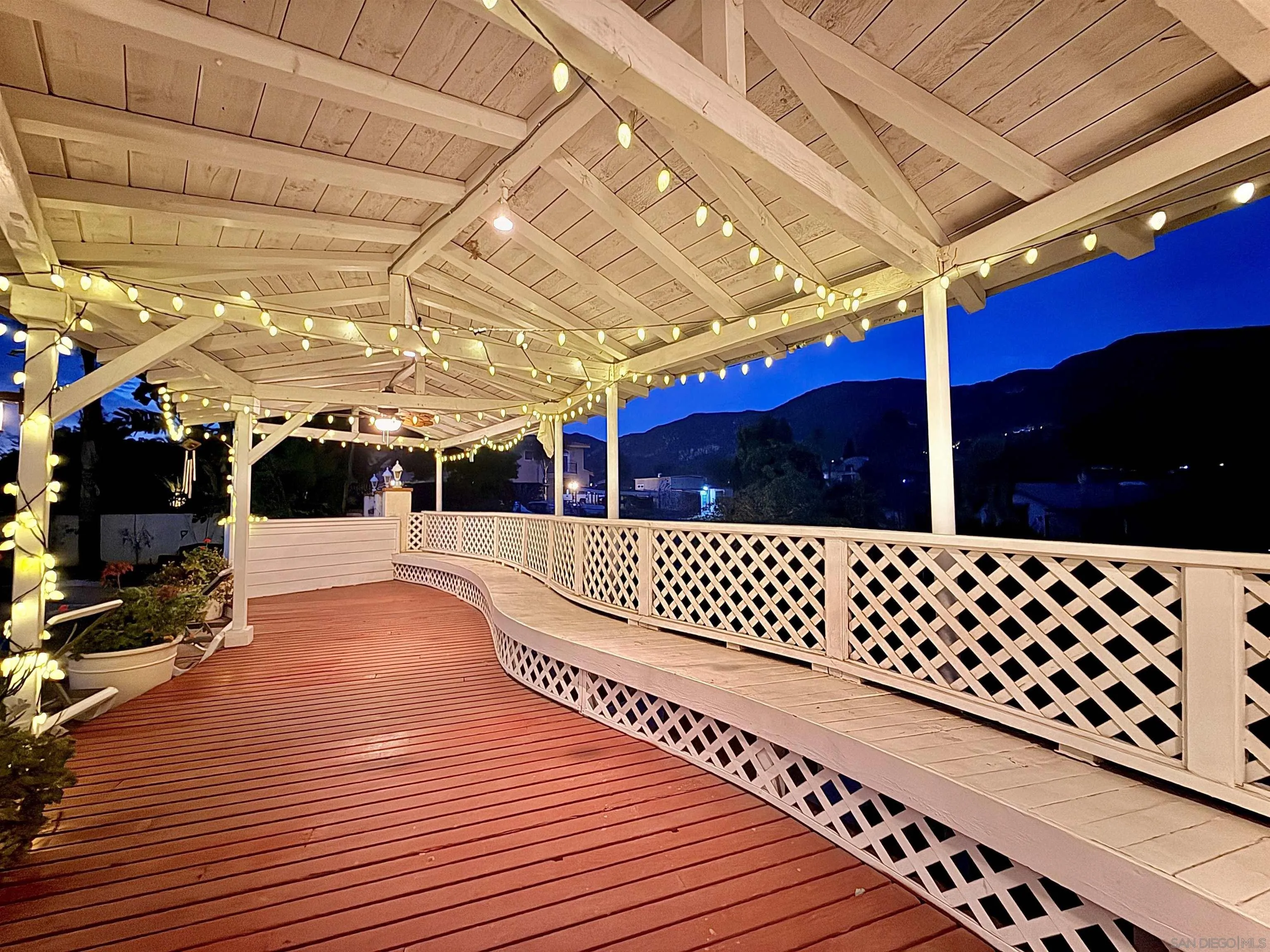 https://cdn.realtyfeed.com/cdn/127/260003078/28fb951a0b9f2997990d3b71f2d893a8.webp