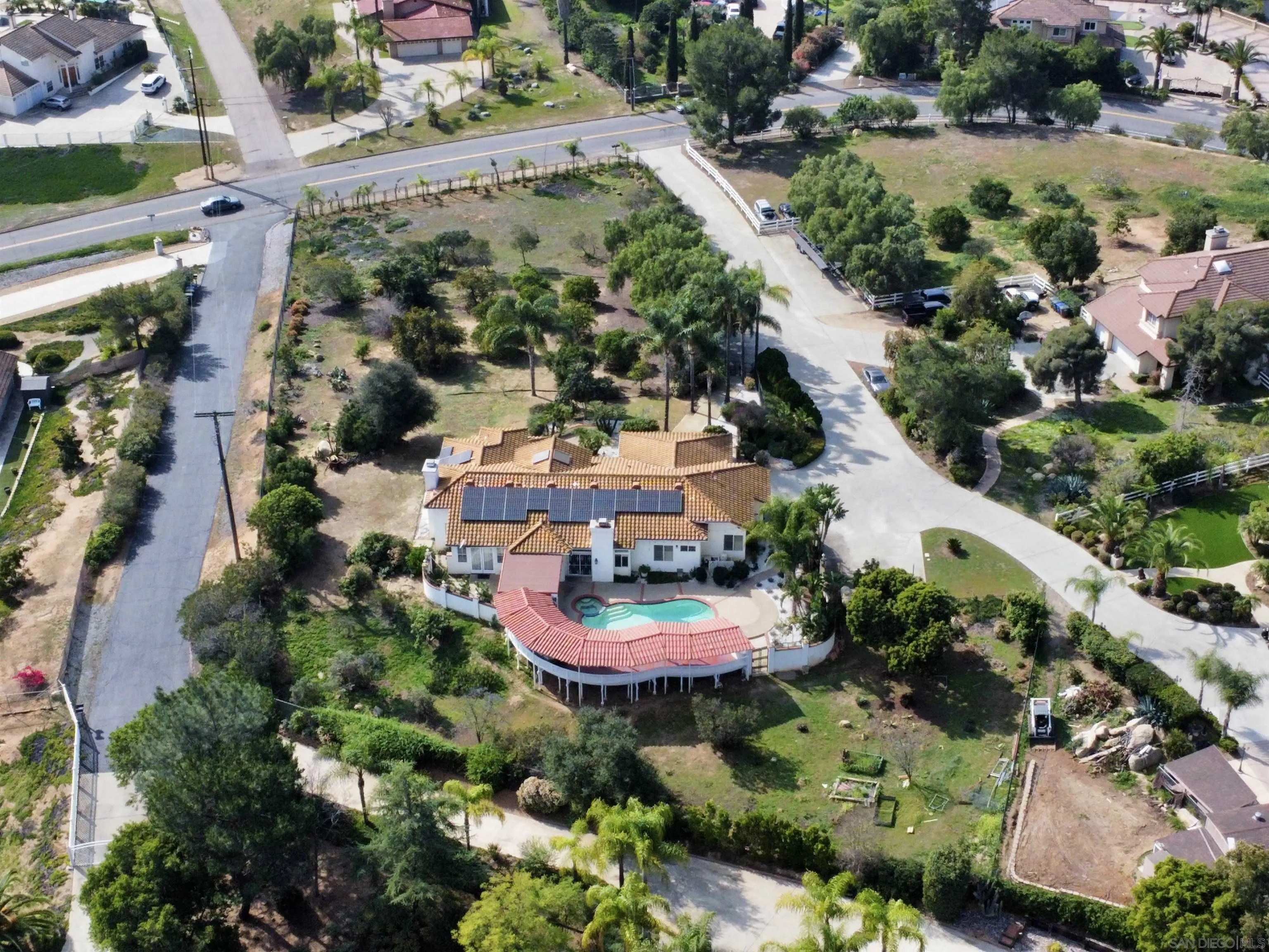 https://cdn.realtyfeed.com/cdn/127/260003078/6bf3bb179b59f3b9a7a87d612afe472d.webp