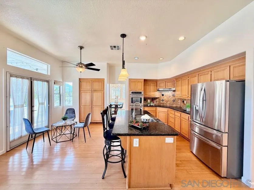 https://cdn.realtyfeed.com/cdn/127/260003078/f01558b6eda1b7fc7db973efbb93b5f4.webp