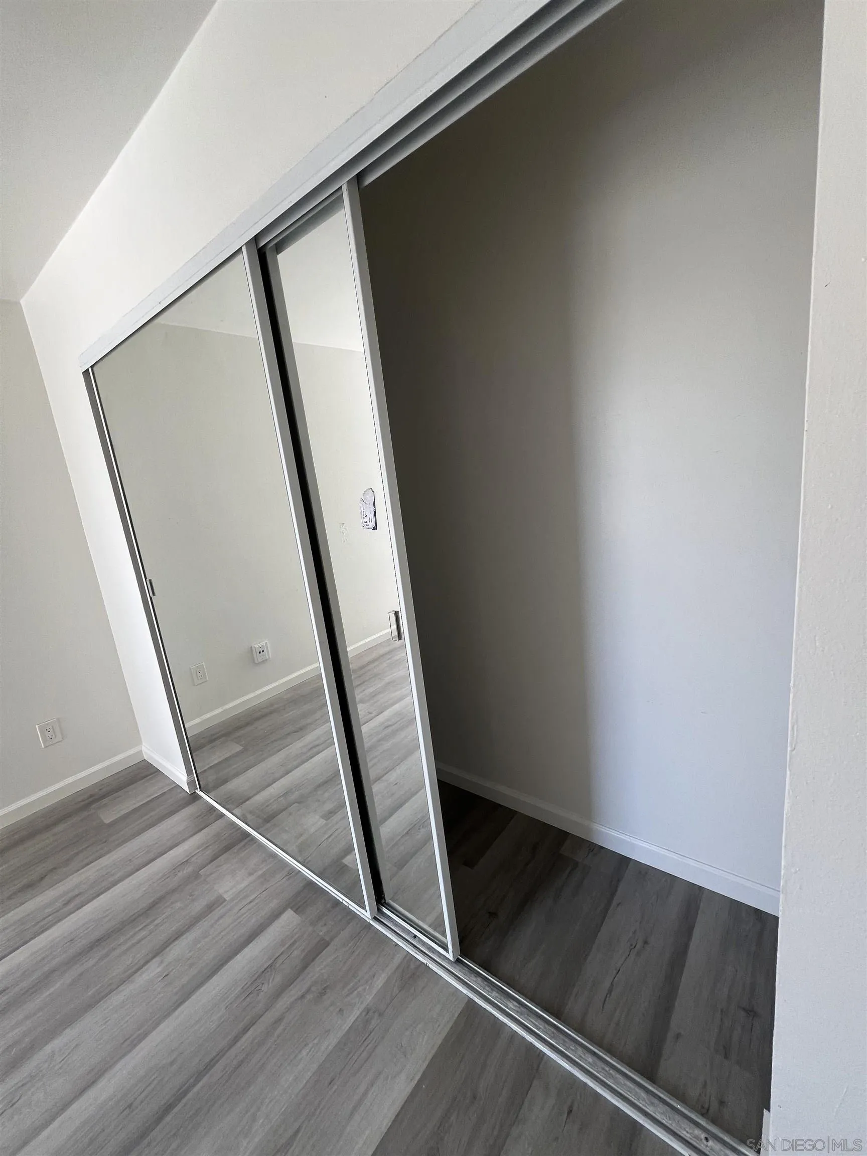 https://cdn.realtyfeed.com/cdn/127/260003080/c46450e9b3fcfa2082f8f98442b087b6.webp
