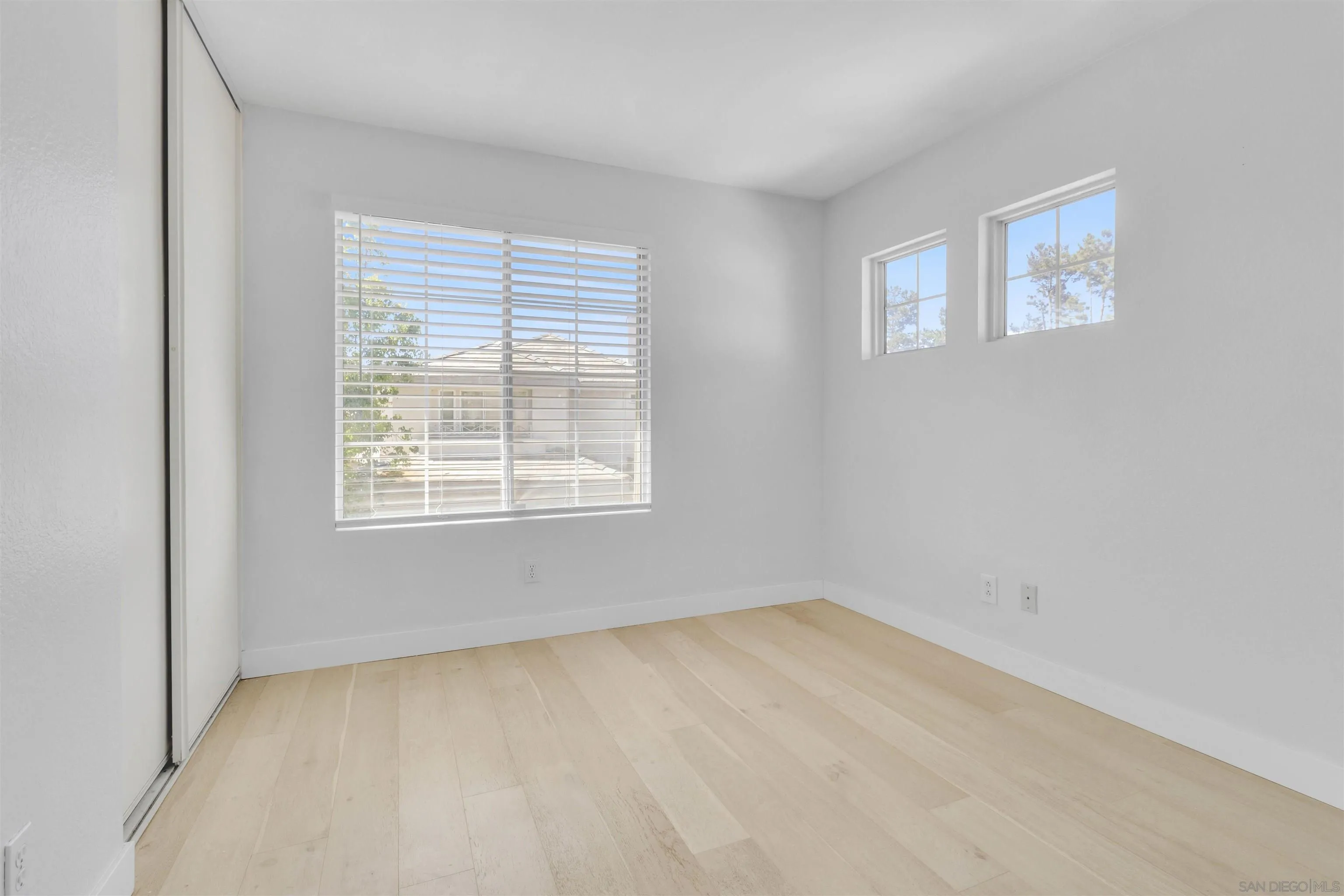 https://cdn.realtyfeed.com/cdn/127/260003081/462bf99204af5802be654925d87ad056.webp