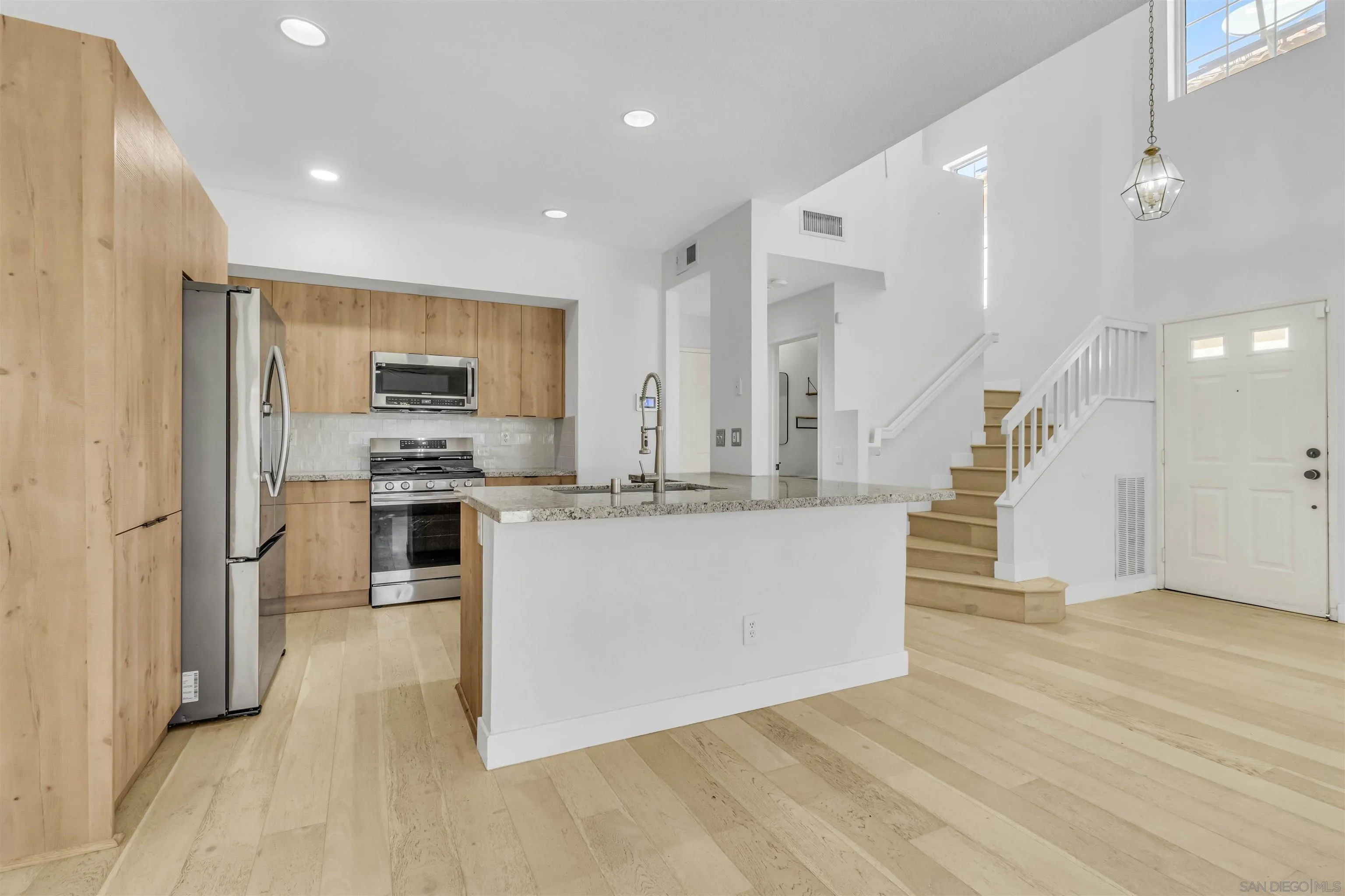https://cdn.realtyfeed.com/cdn/127/260003081/4ce9dafd5b682e0d1a36b969f23cb232.webp