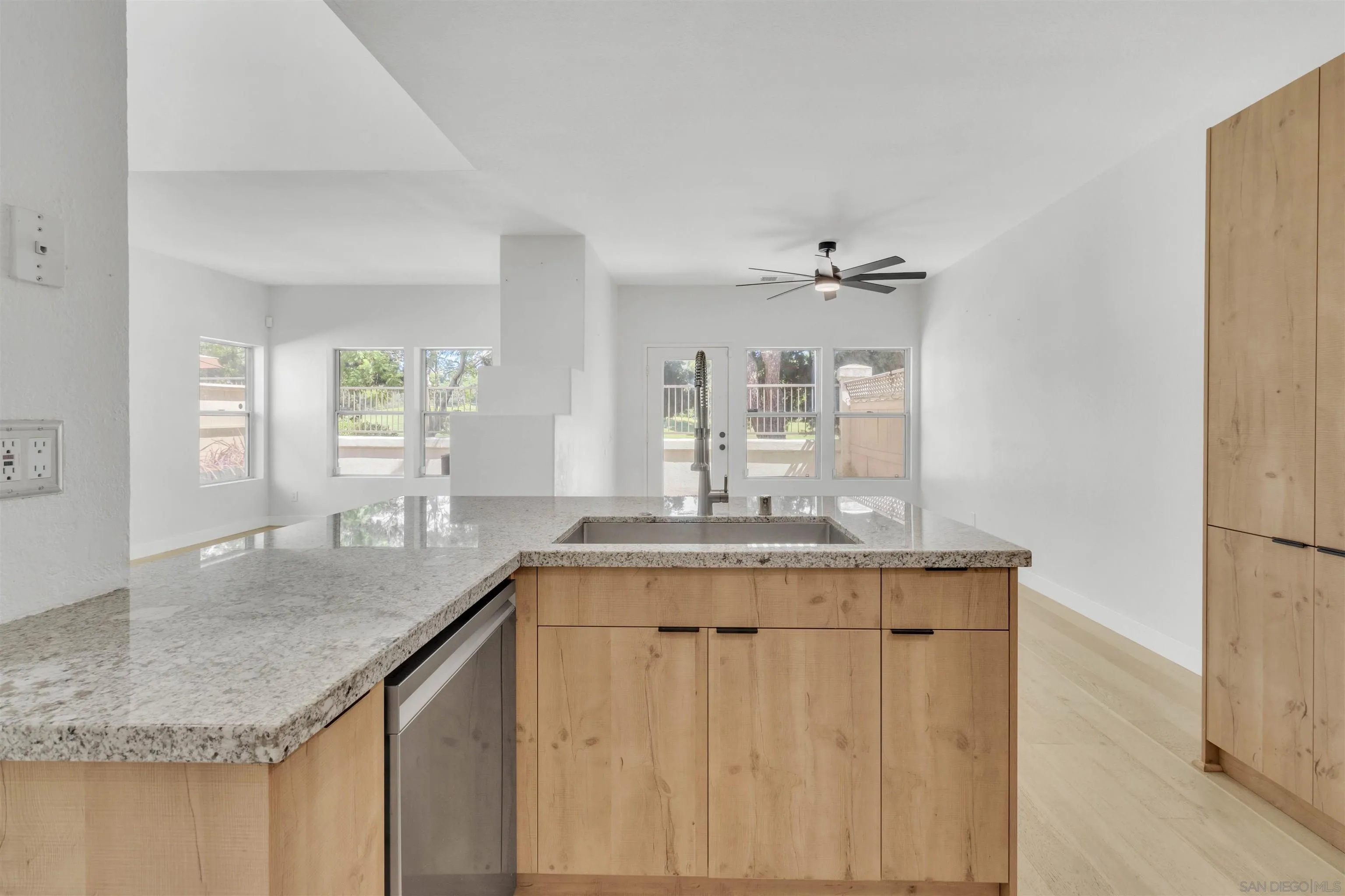 https://cdn.realtyfeed.com/cdn/127/260003081/9303cbc9f457c6c0a25bba7724a90a24.webp