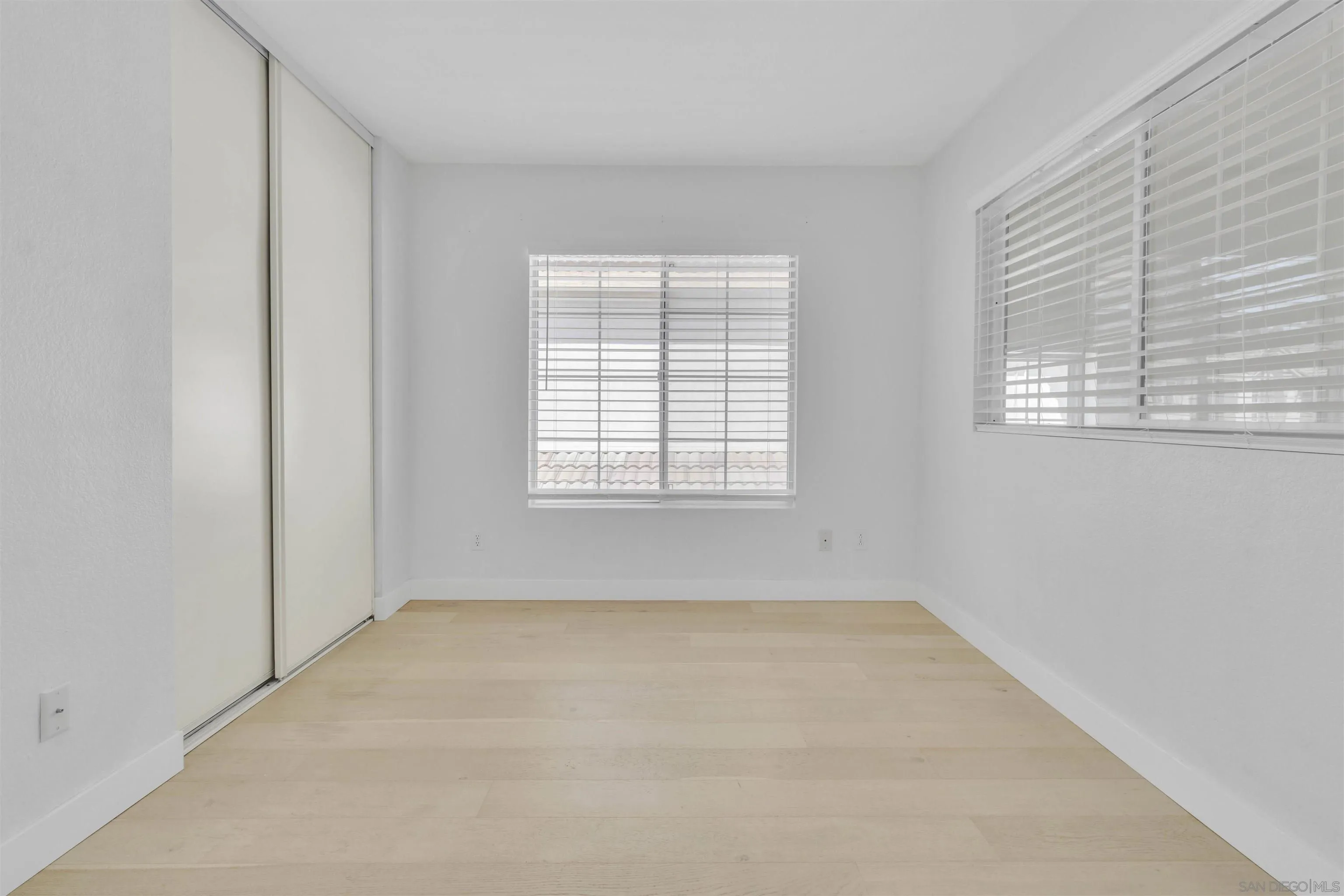 https://cdn.realtyfeed.com/cdn/127/260003081/afdcf8185de4b43aa596894b510cd683.webp