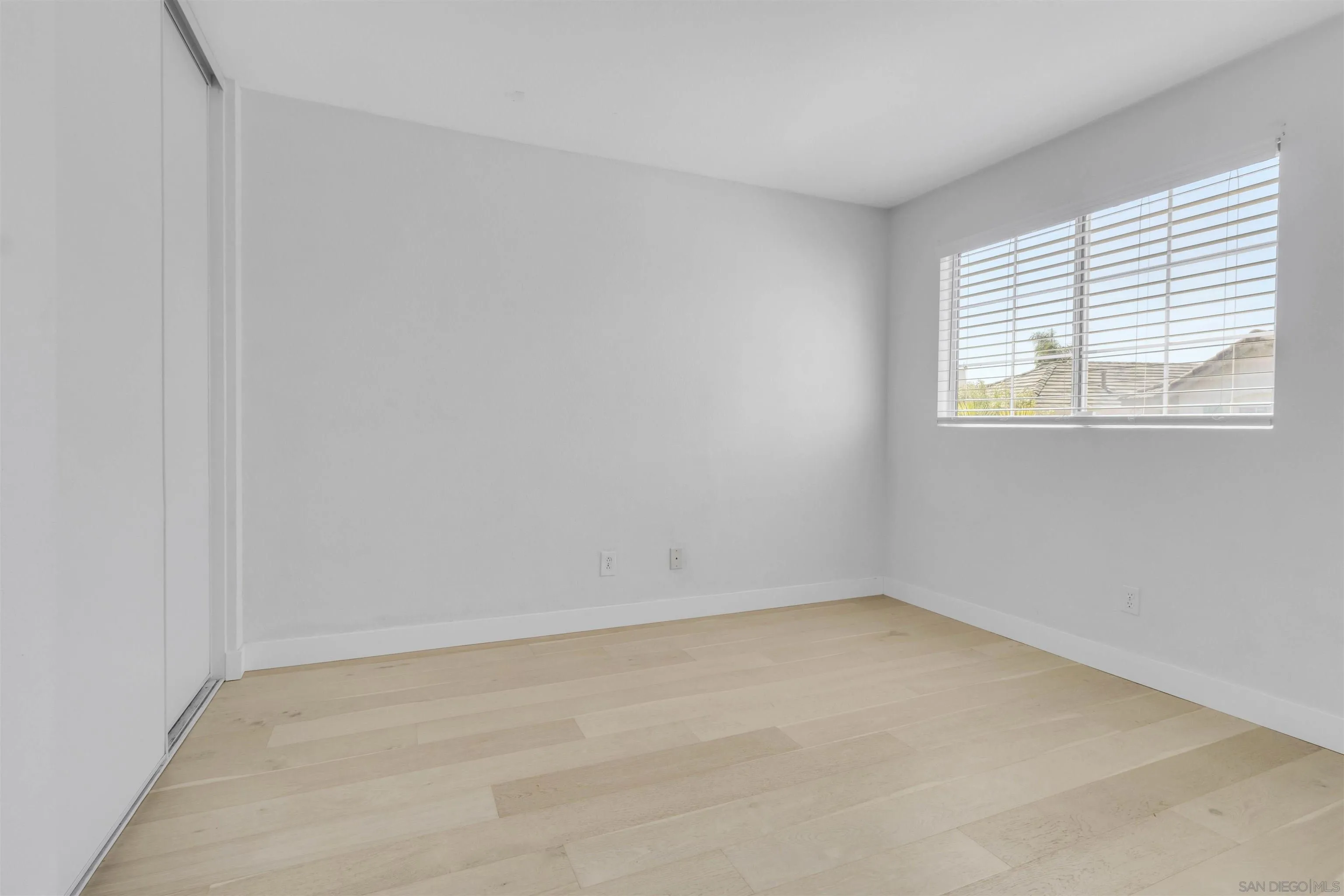 https://cdn.realtyfeed.com/cdn/127/260003081/d3977de3aed426e7be06677868f55ae1.webp