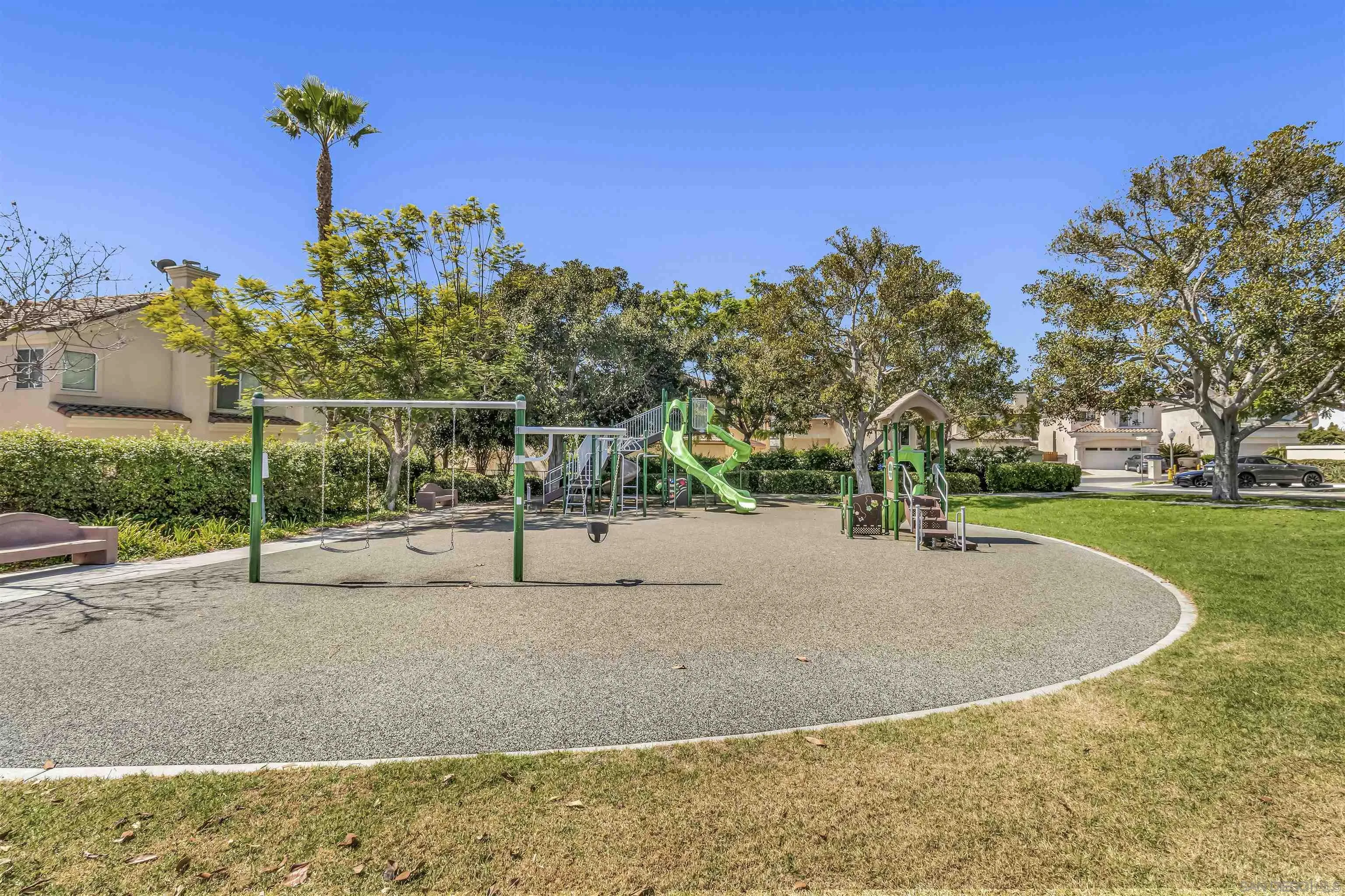 https://cdn.realtyfeed.com/cdn/127/260003081/fd1261a0f9f25bfa9ffa8b93468178f5.webp