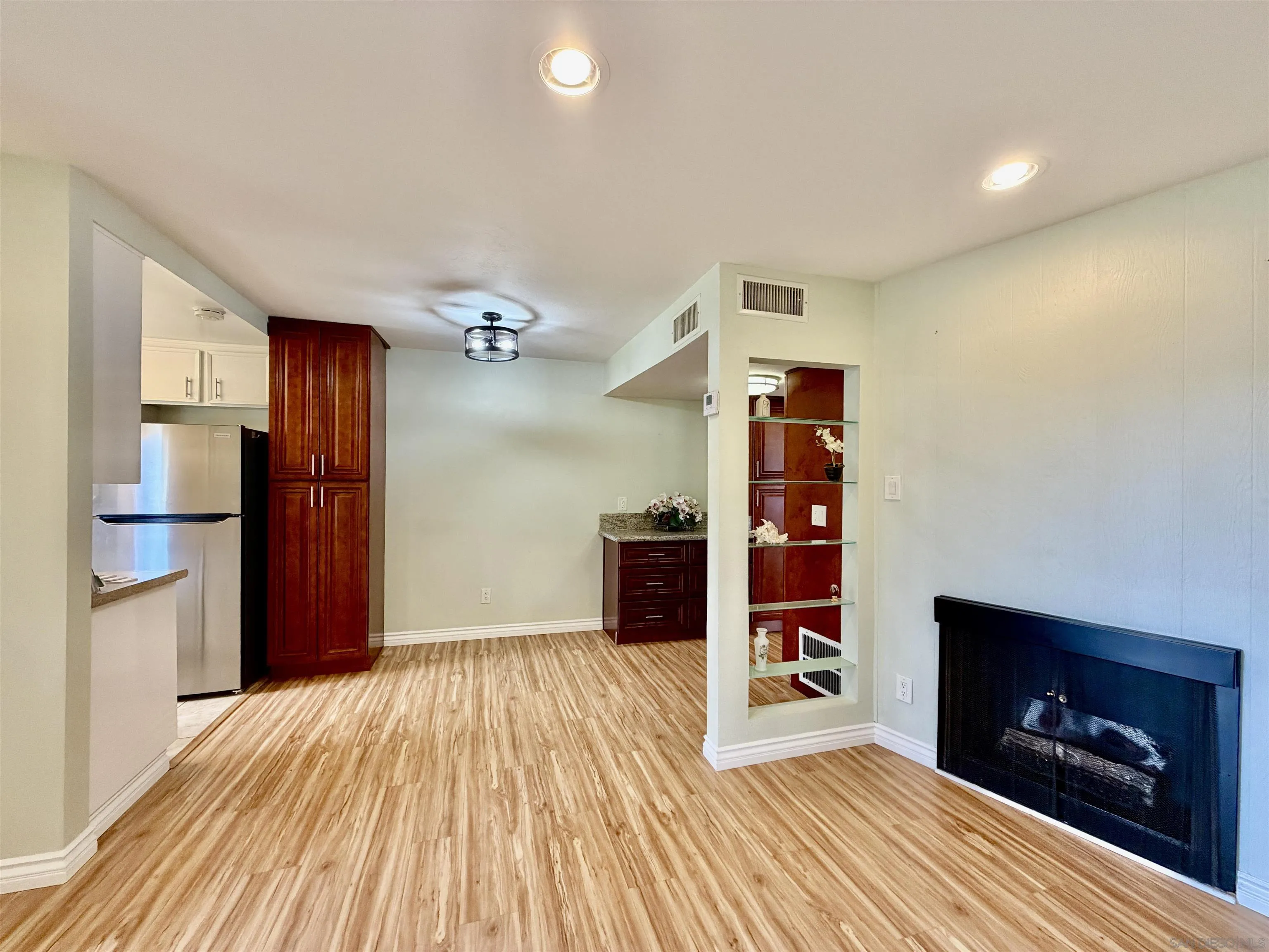 https://cdn.realtyfeed.com/cdn/127/260003082/b5ad93985b30da10651547f18352c56b.webp