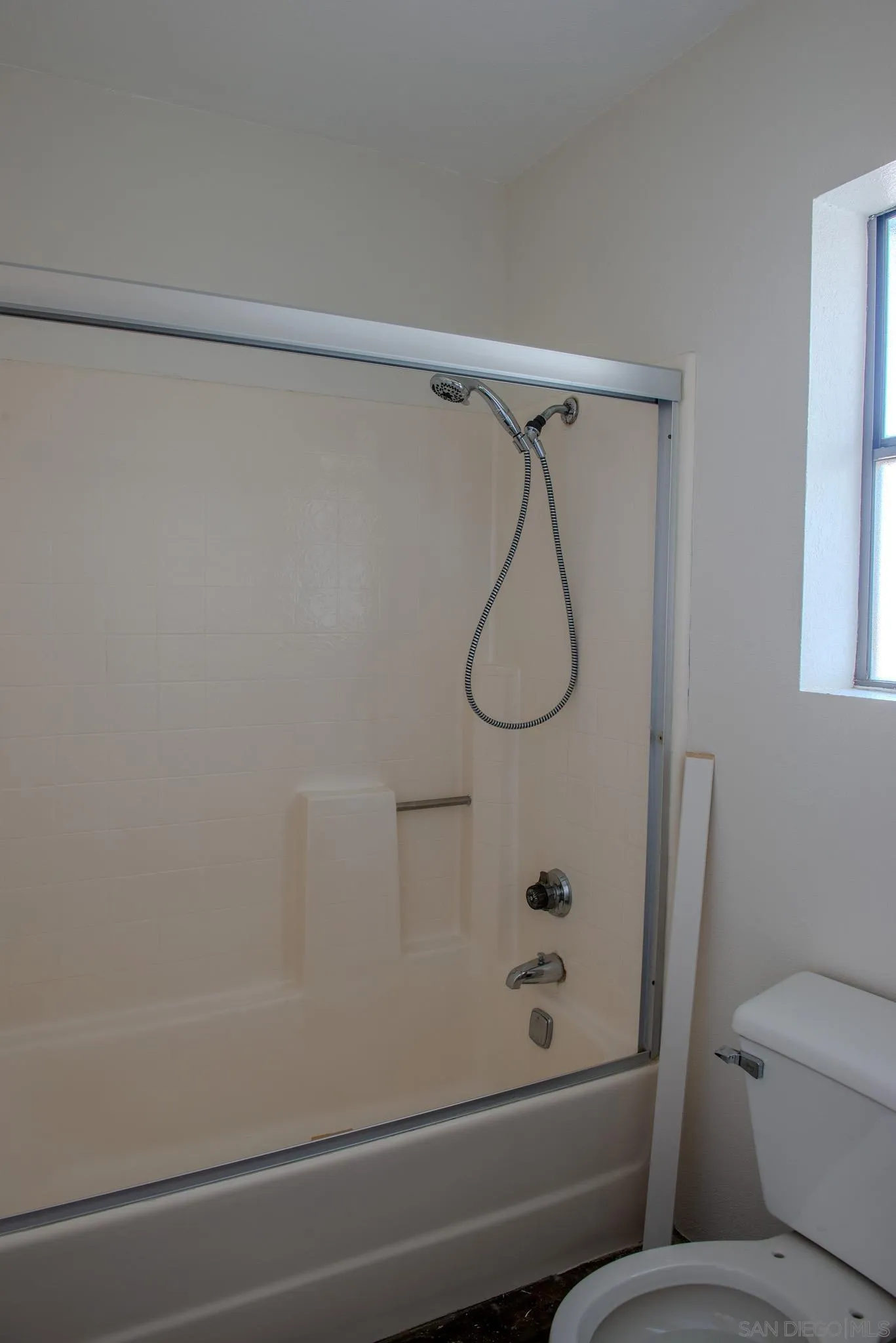 https://cdn.realtyfeed.com/cdn/127/260003084/52308a587022eadfc065f1562eb5bdc2.webp