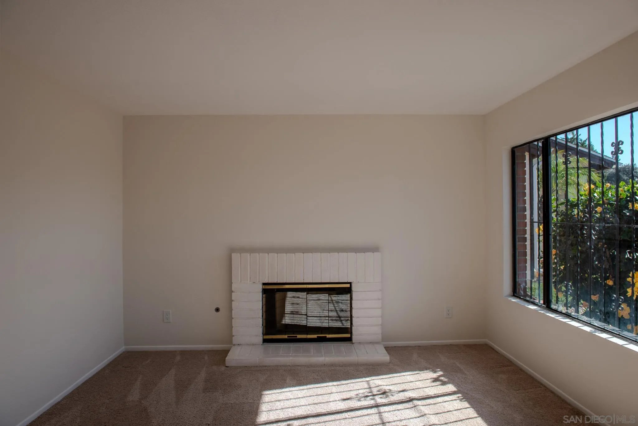 https://cdn.realtyfeed.com/cdn/127/260003084/c5ed323818cca7ee5675c6ce3a731d74.webp