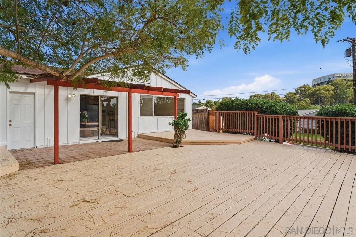 https://cdn.realtyfeed.com/cdn/127/260003086/fb507659550aa13e721f53d8872842fd.webp