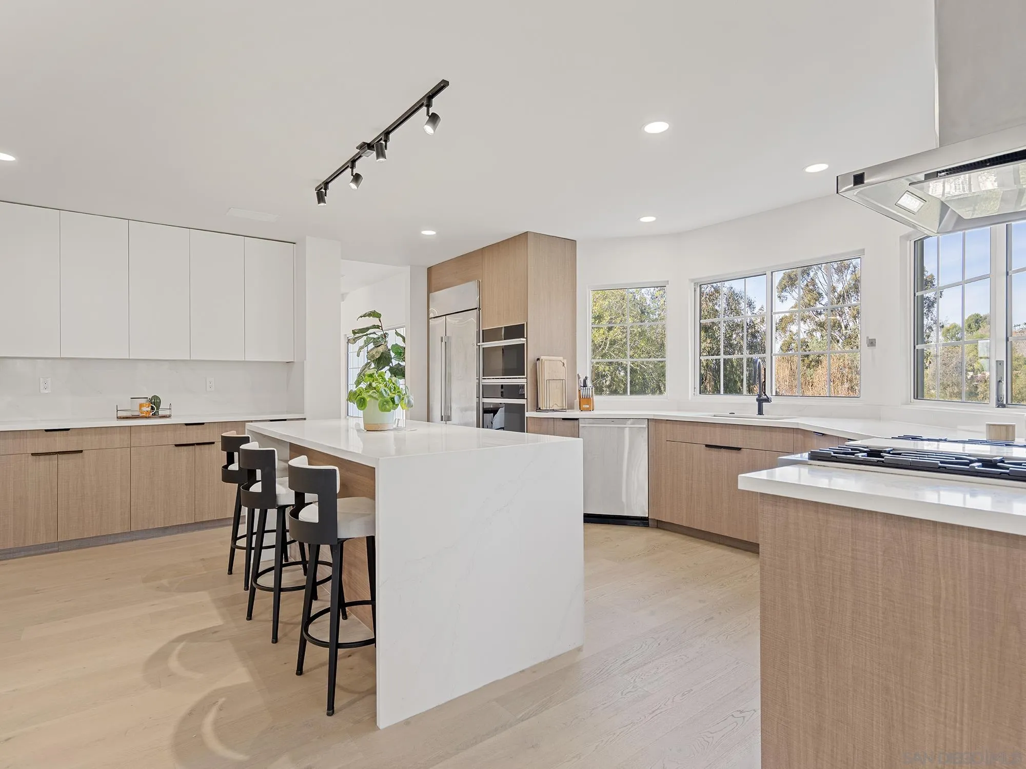 https://cdn.realtyfeed.com/cdn/127/260003088/0be911410fce11ad069eae5ad2d62e2a.webp