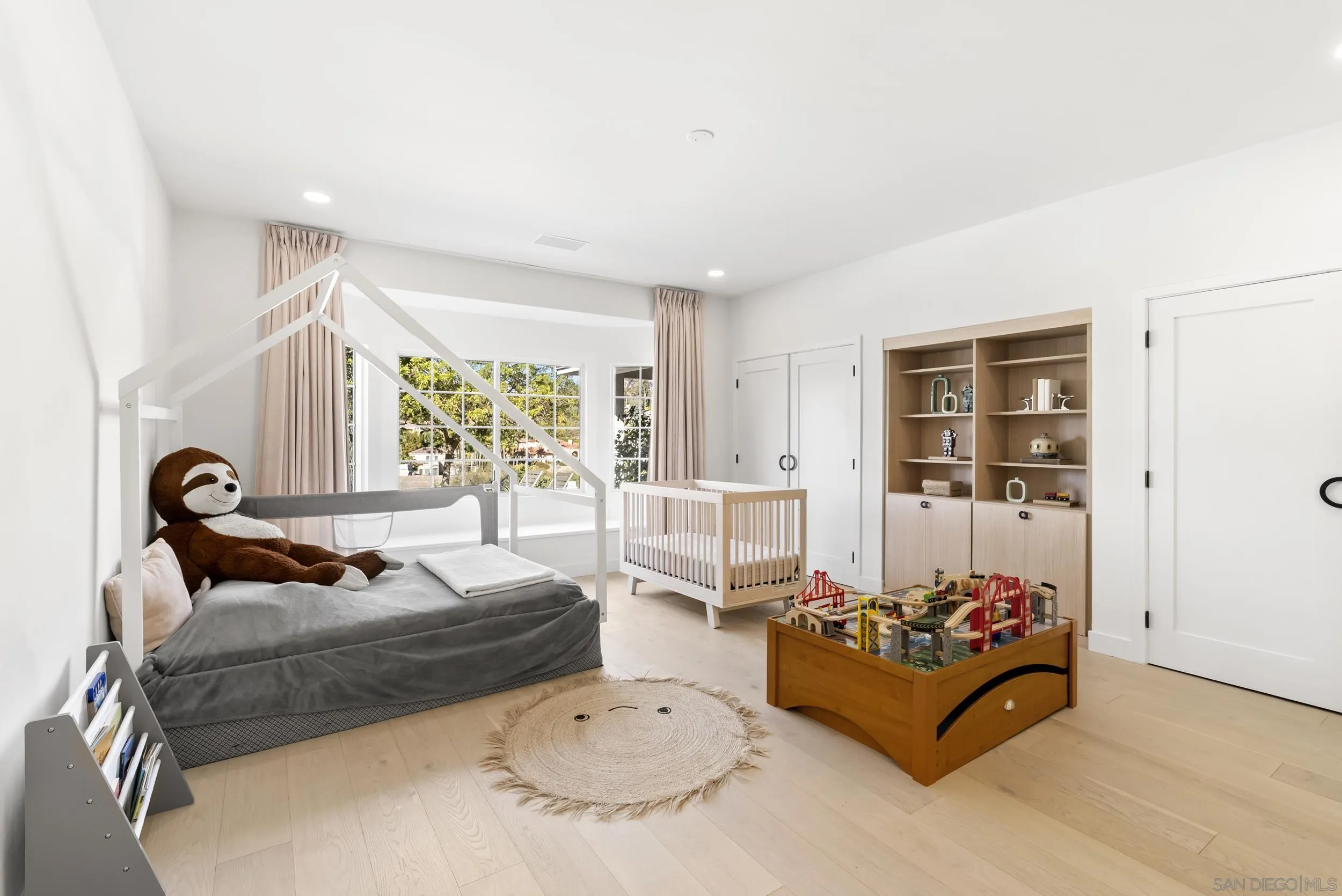https://cdn.realtyfeed.com/cdn/127/260003088/c156c2a4671d2785901545dc03932da9.webp