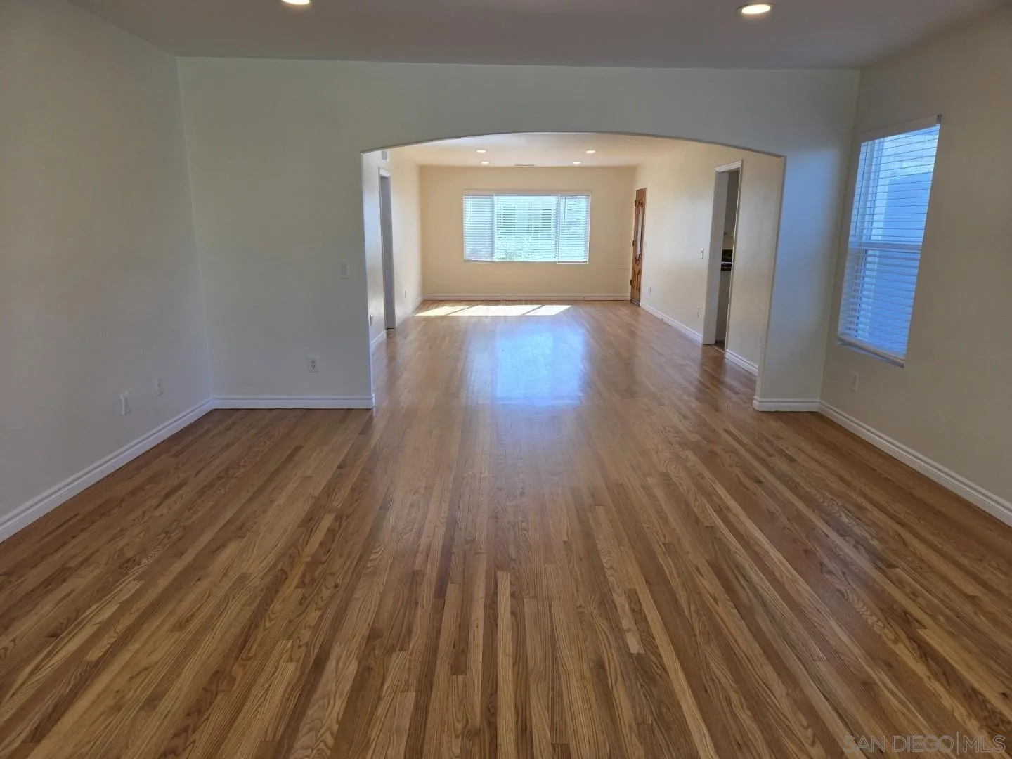 https://cdn.realtyfeed.com/cdn/127/260003089/db8a1f15413a5f1fc5c6b22183516701.webp