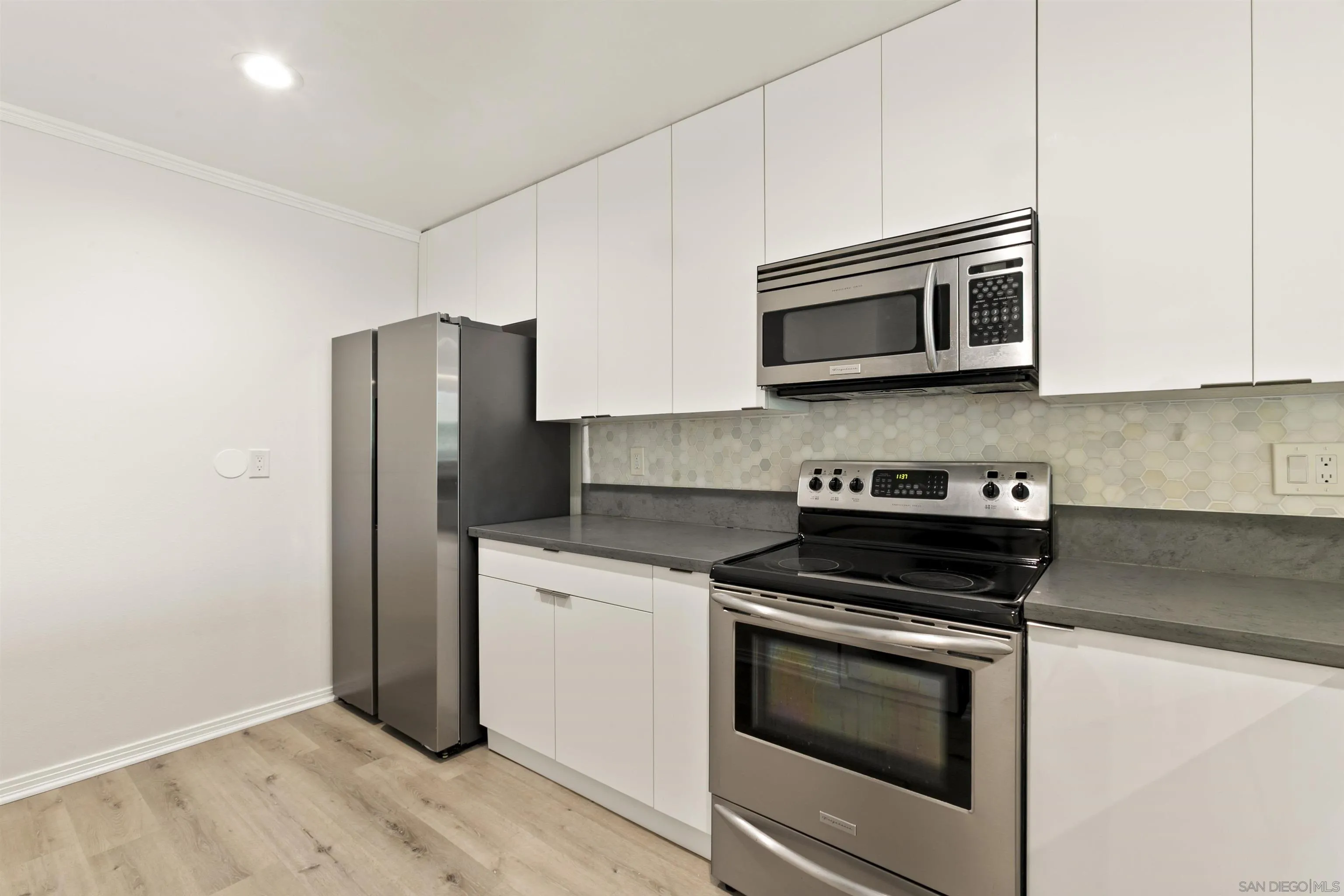 Photo #7: 260003090 Listing: Photo #7