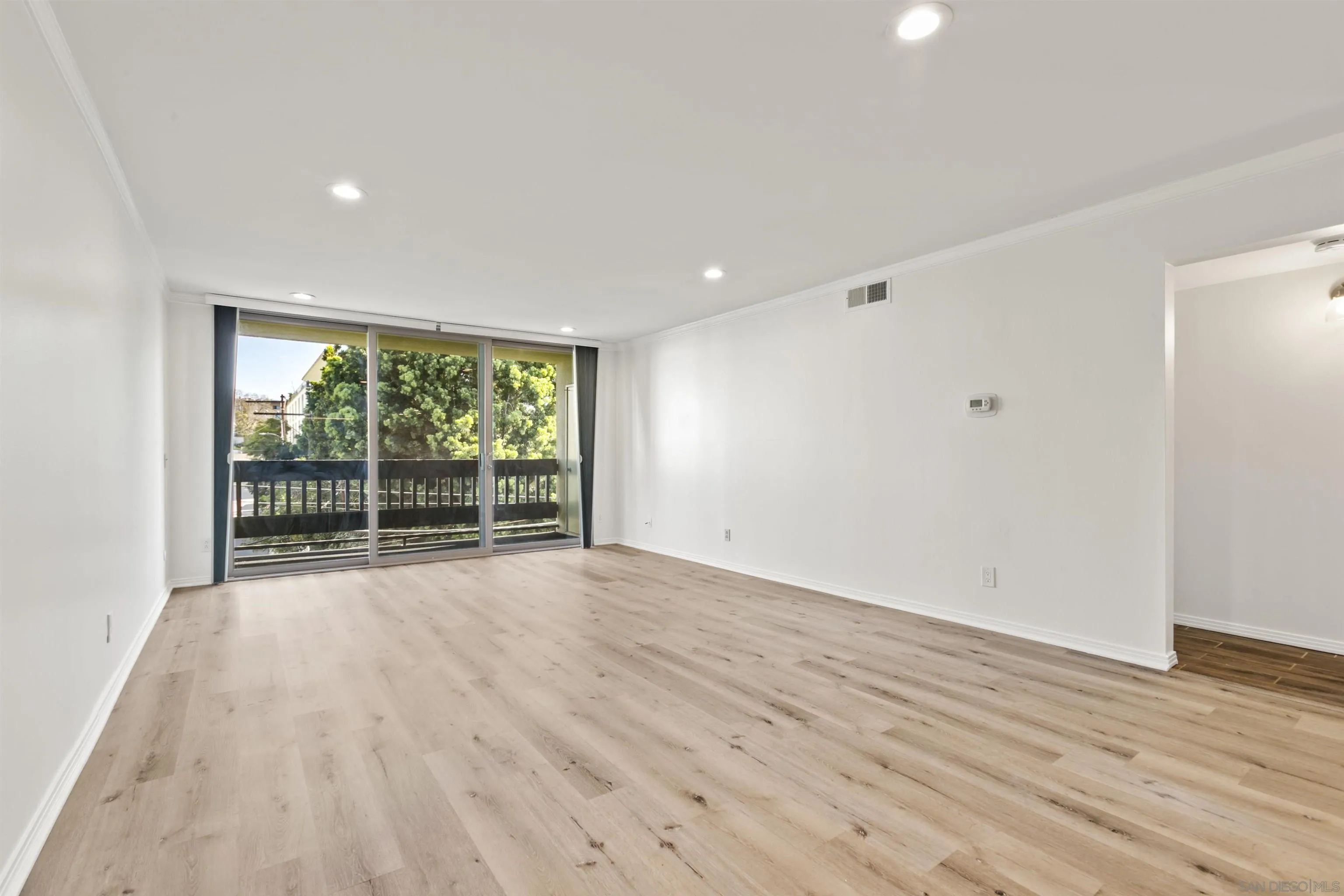 Photo #3: 260003090 Listing: Photo #3