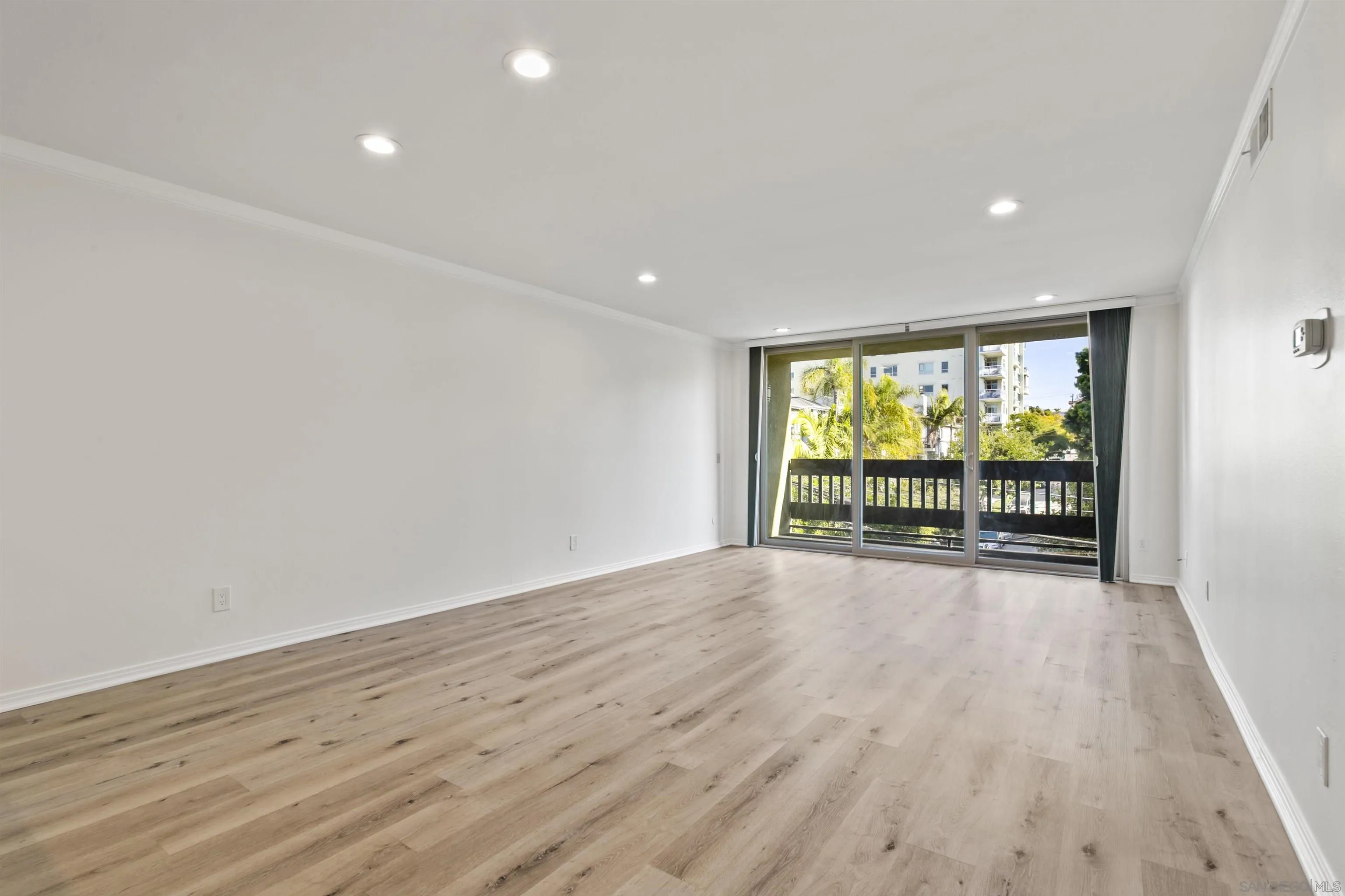 Photo #2: 260003090 Listing: Photo #2