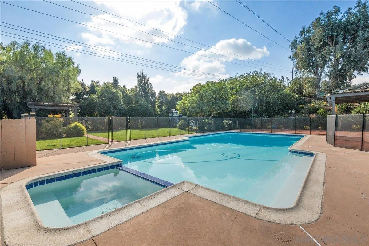 https://cdn.realtyfeed.com/cdn/127/260003095/845ced6c37137085ceafc3d162eceaf5.webp