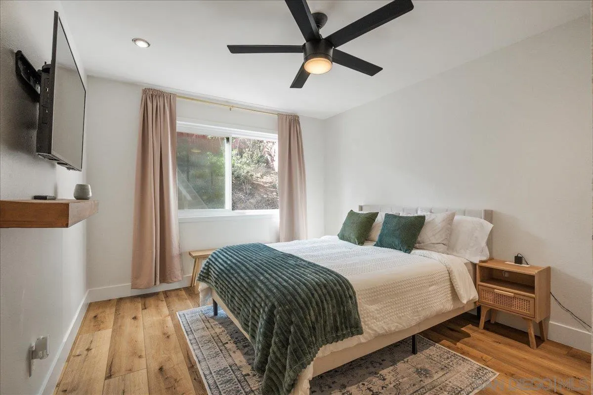 https://cdn.realtyfeed.com/cdn/127/260003095/ce980686f2f046103b3ebdacbe747655.webp