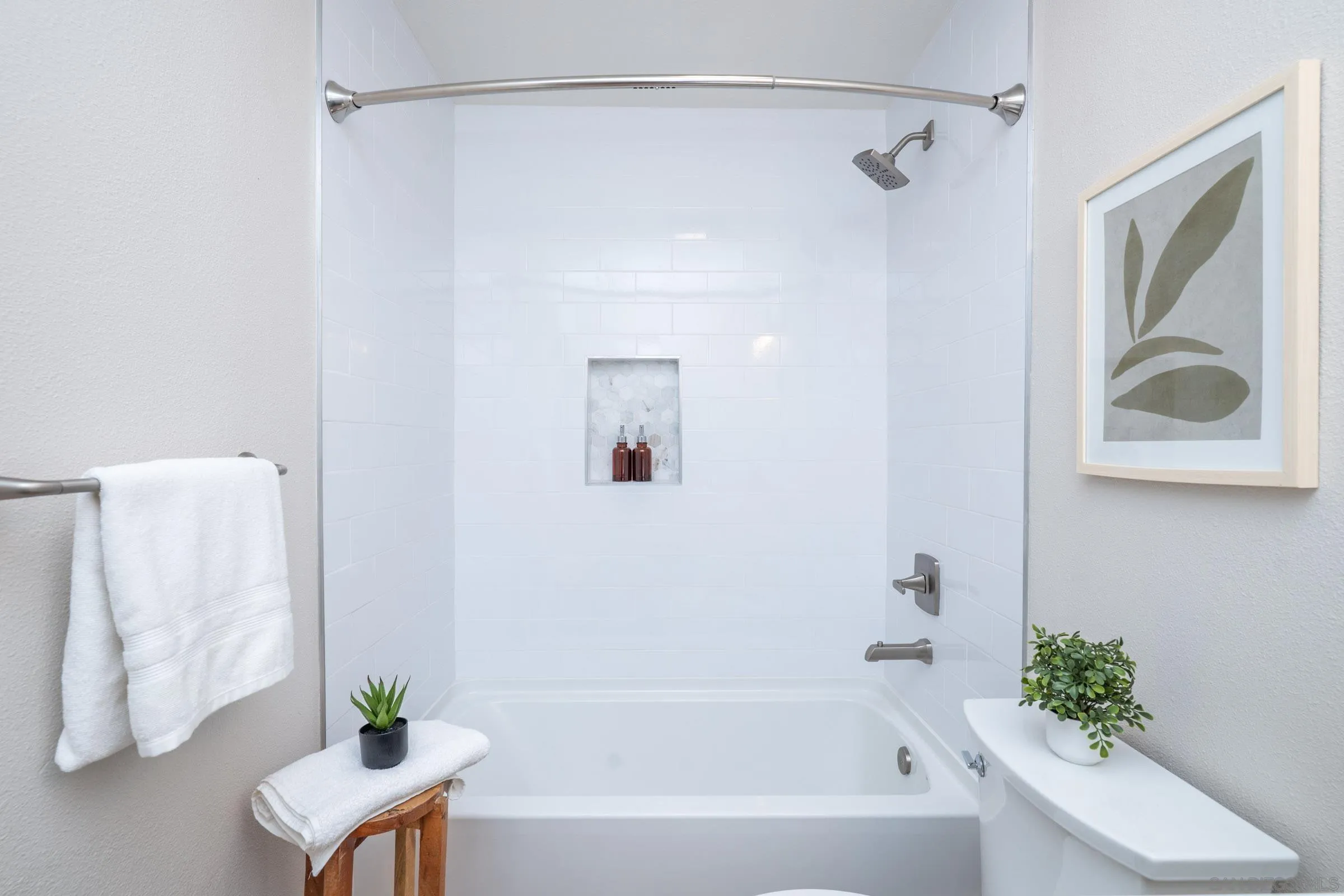 https://cdn.realtyfeed.com/cdn/127/260003103/01104e5ca0f75294e51a32a8614a2f82.webp