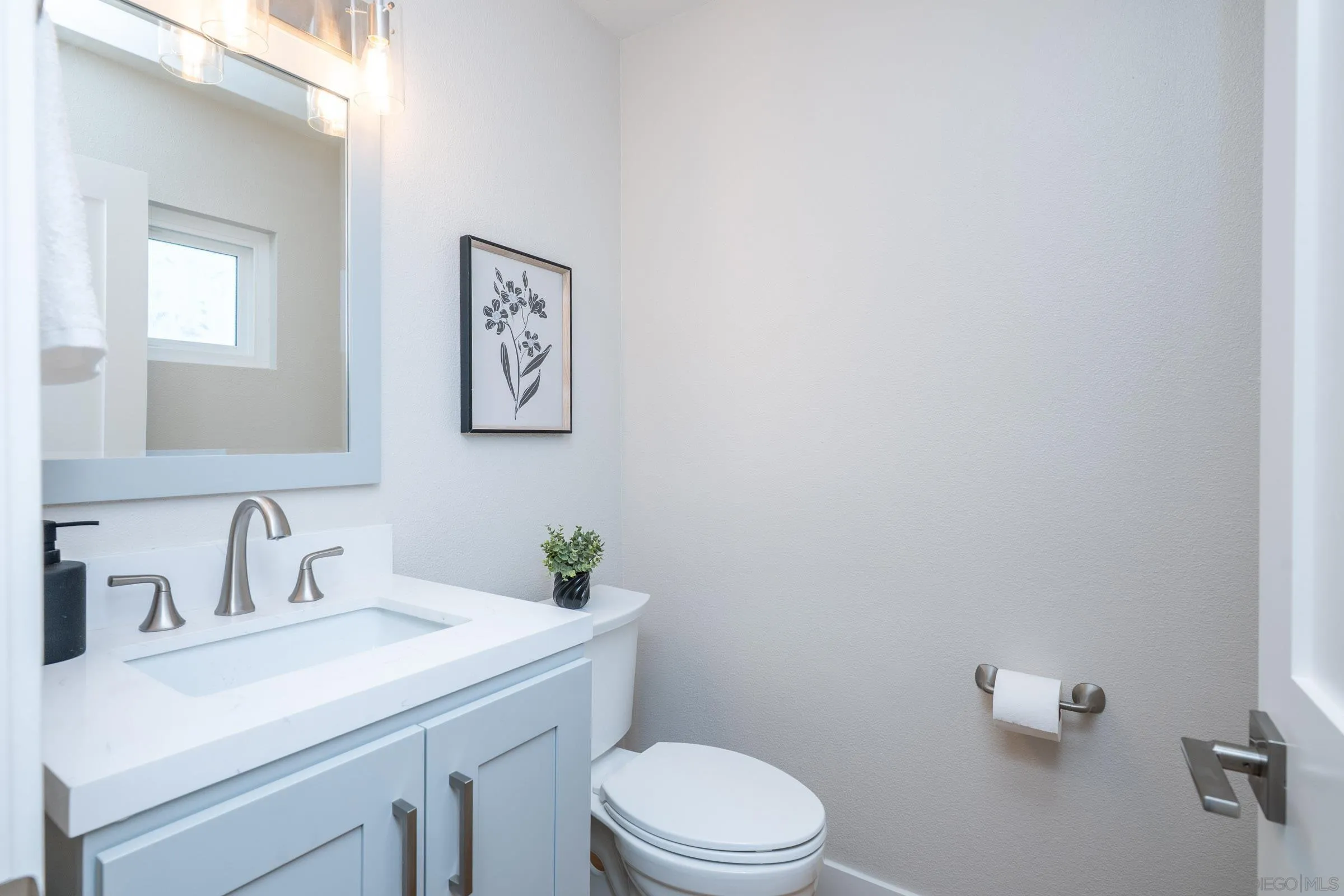 https://cdn.realtyfeed.com/cdn/127/260003103/9a9e1b8c4bdce541e97c52974a3d4535.webp