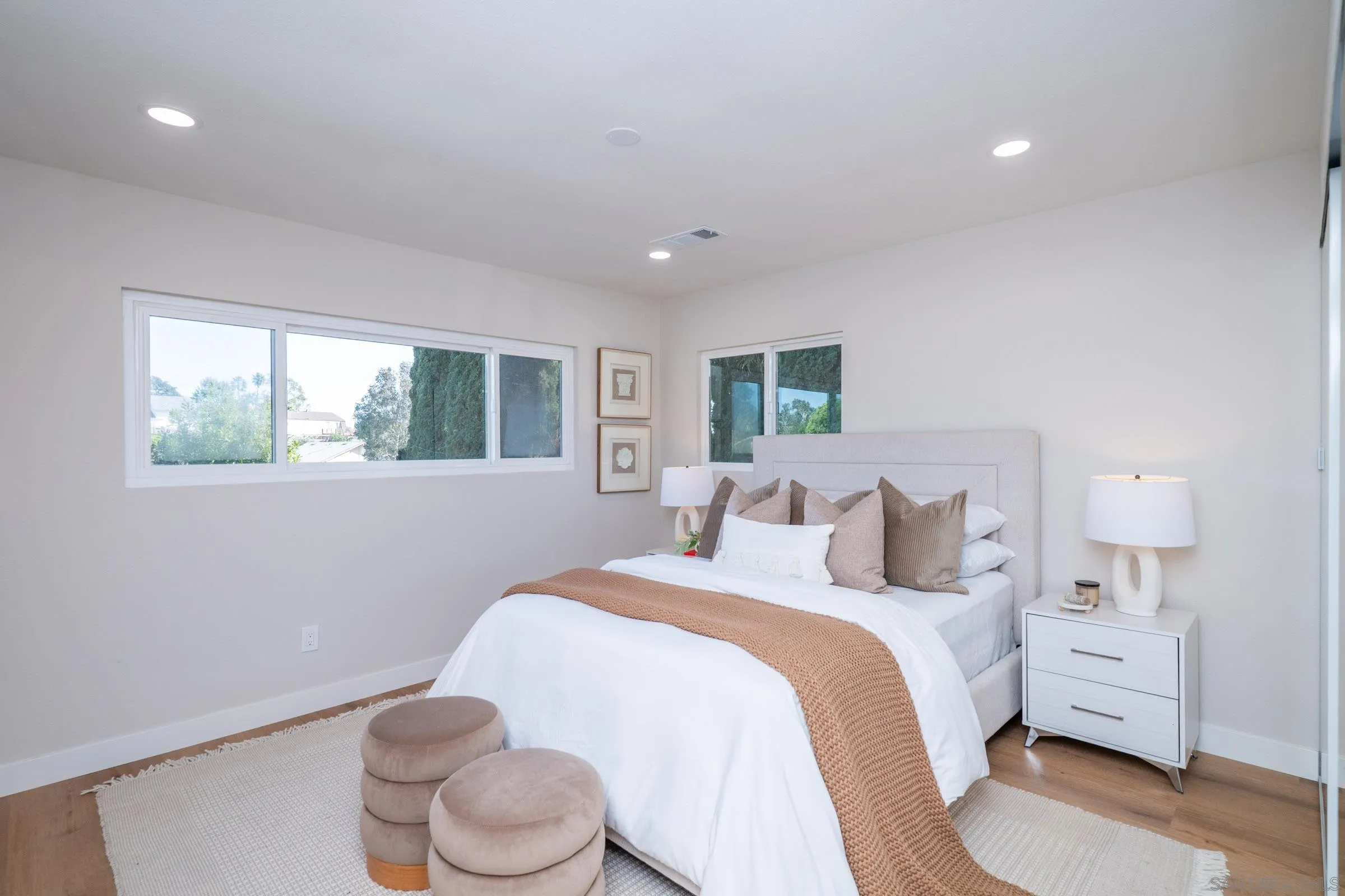 https://cdn.realtyfeed.com/cdn/127/260003103/a0a376935b2a2a9a3425a852f396b027.webp