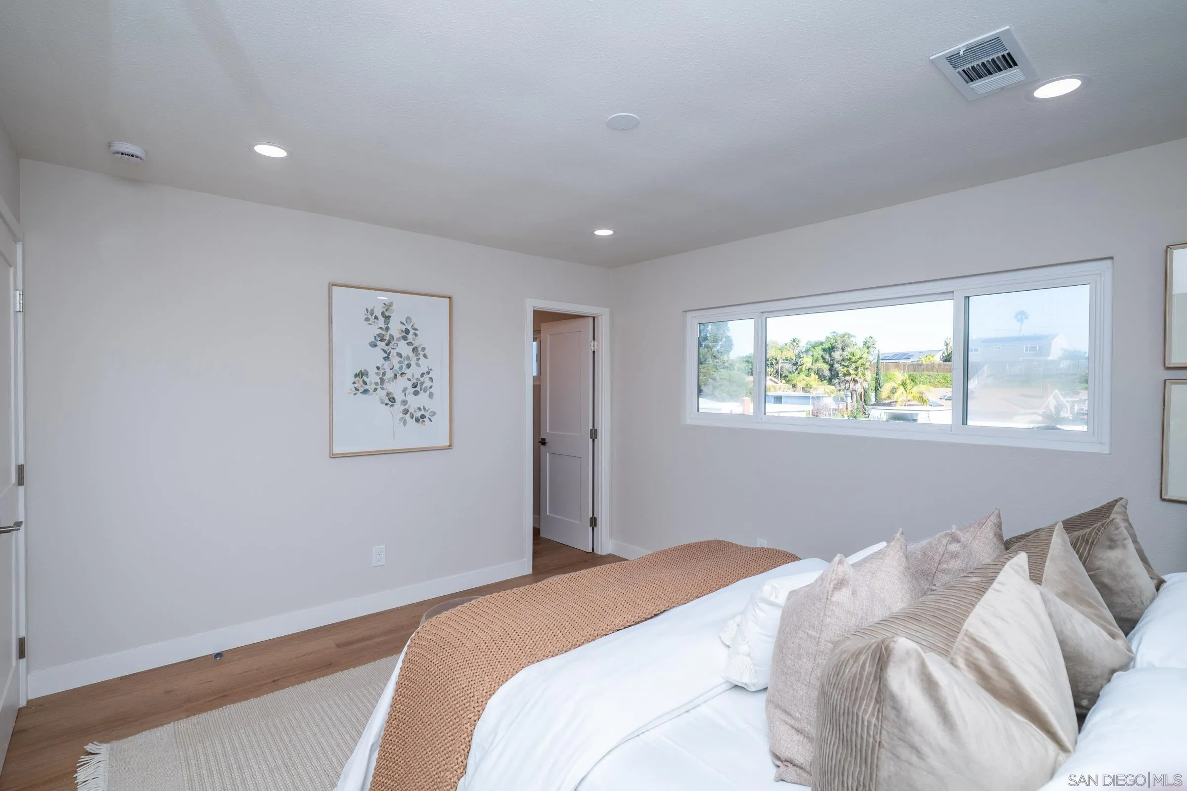 https://cdn.realtyfeed.com/cdn/127/260003103/a74e20bf4a147c03f2c3fb674ce51846.webp